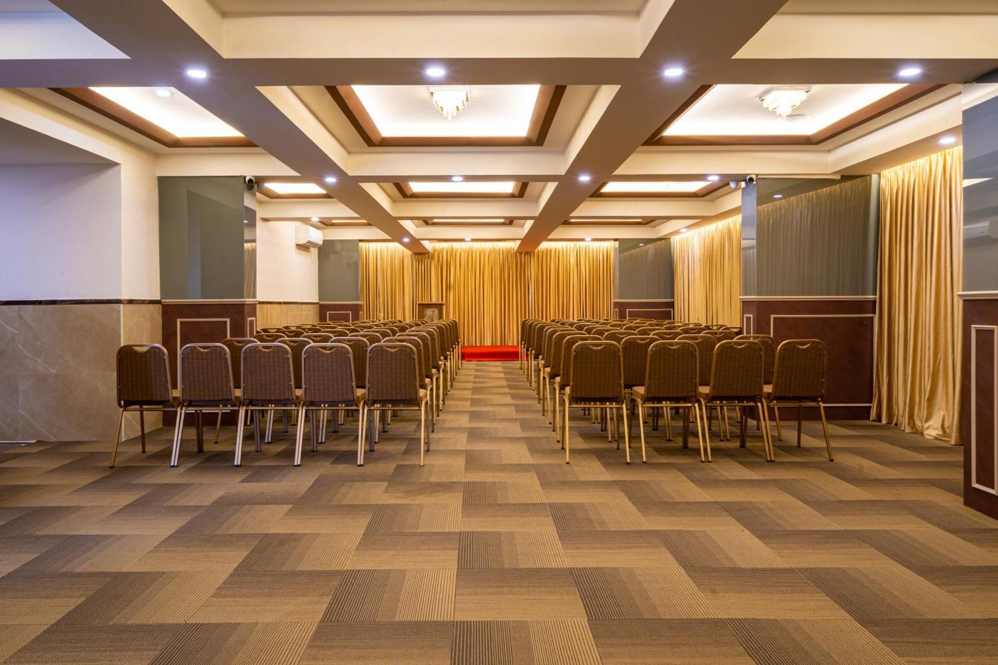 Hotel Happy Whitefield 3*