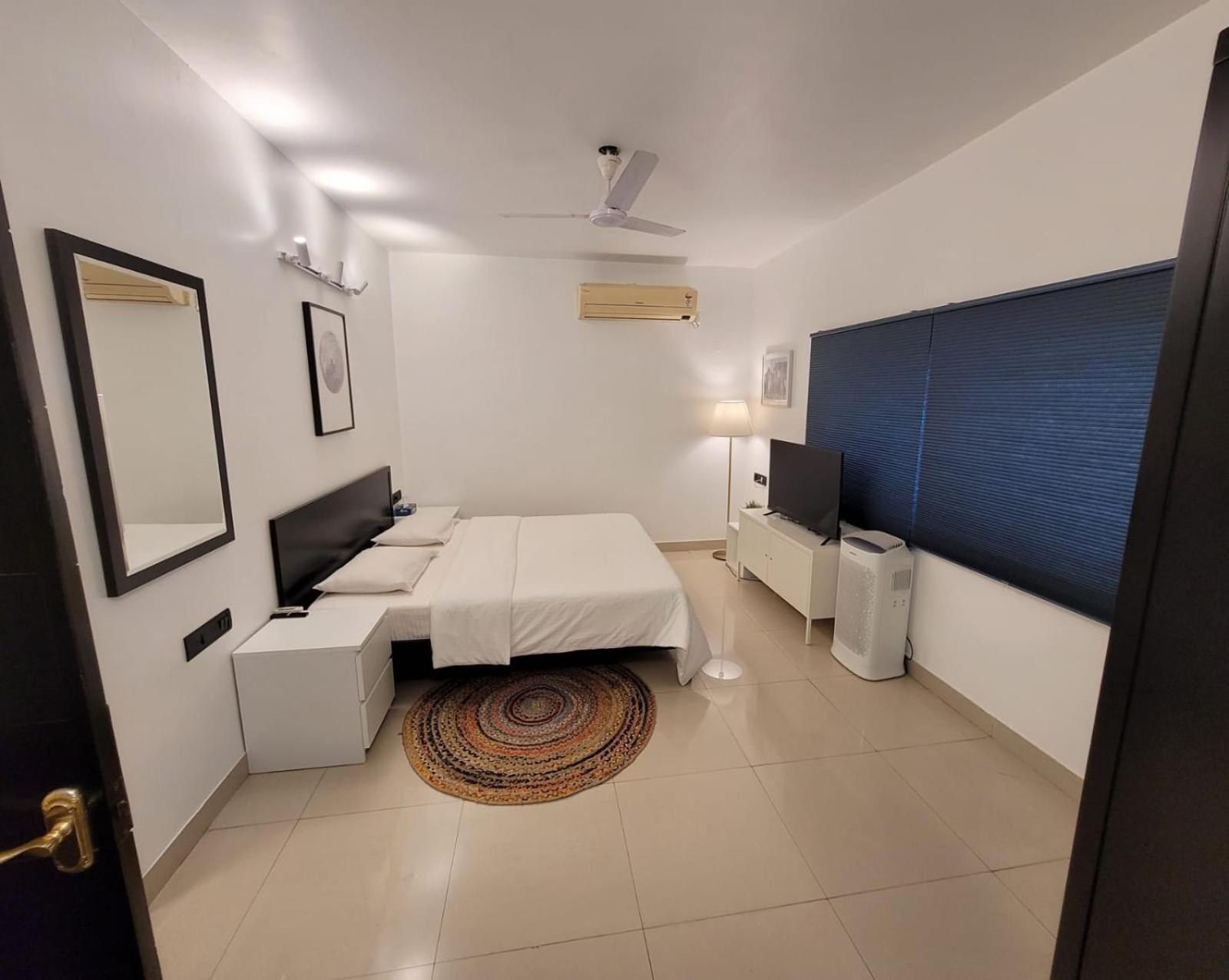 Lotus Korean Hotel 3*