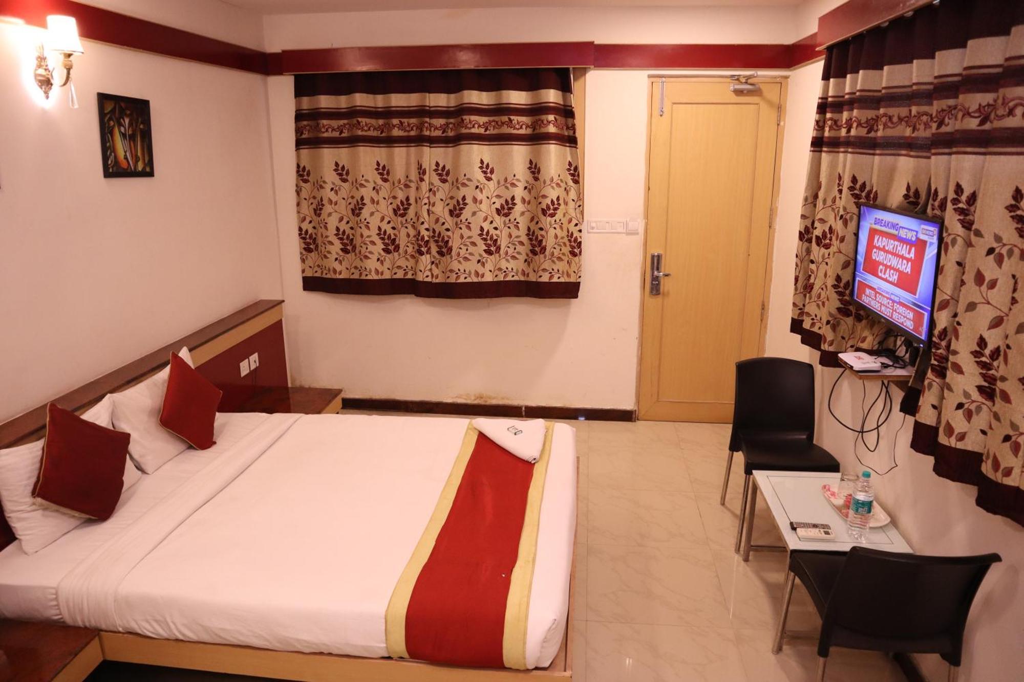 Sri Sai Ram Hotel