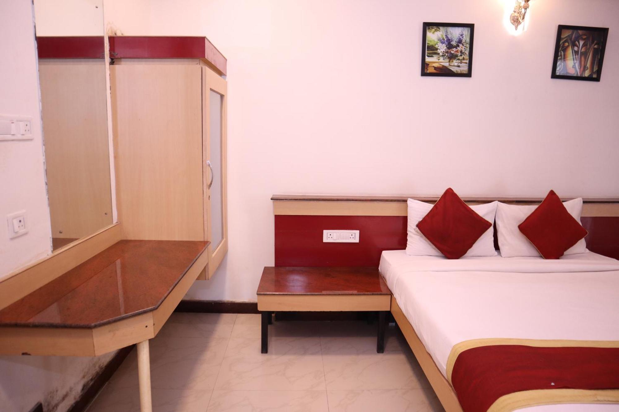Sri Sai Ram Hotel