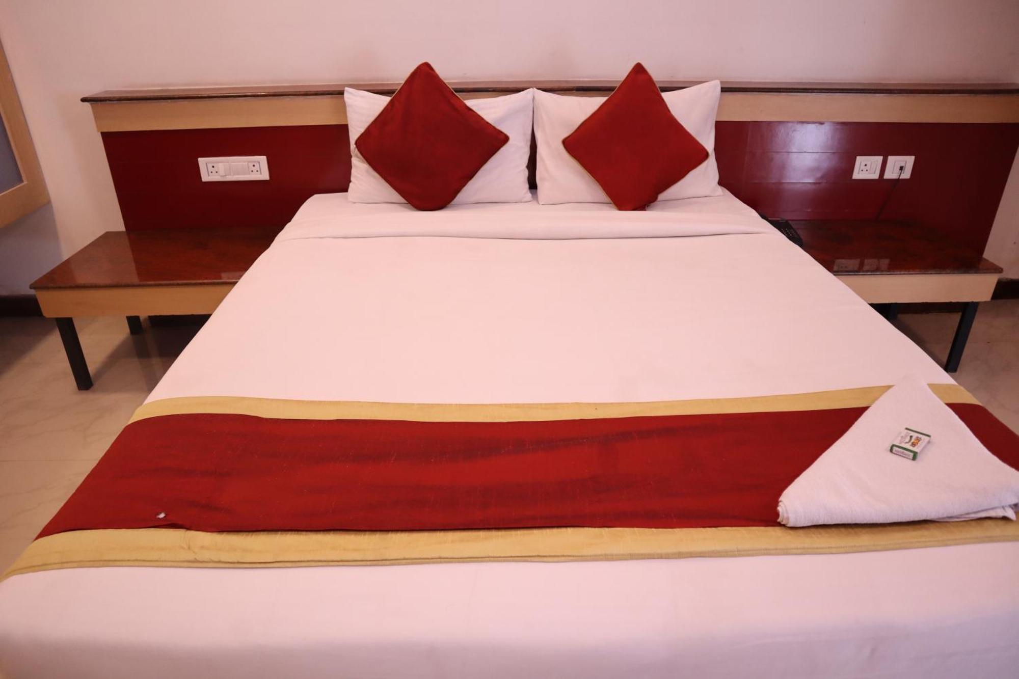 Sri Sai Ram Hotel 2*