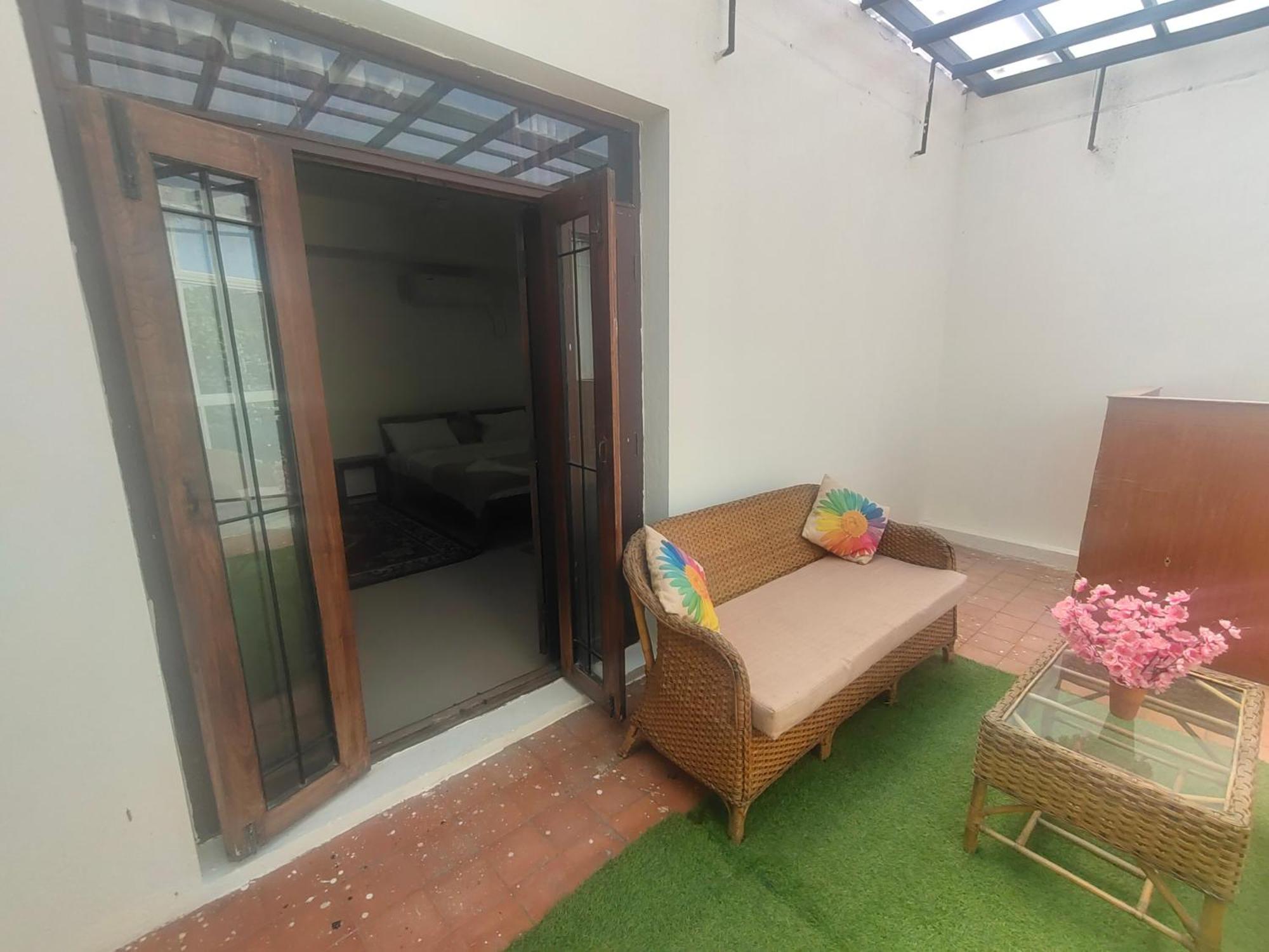 Lmh Ii Guest house Bangalore