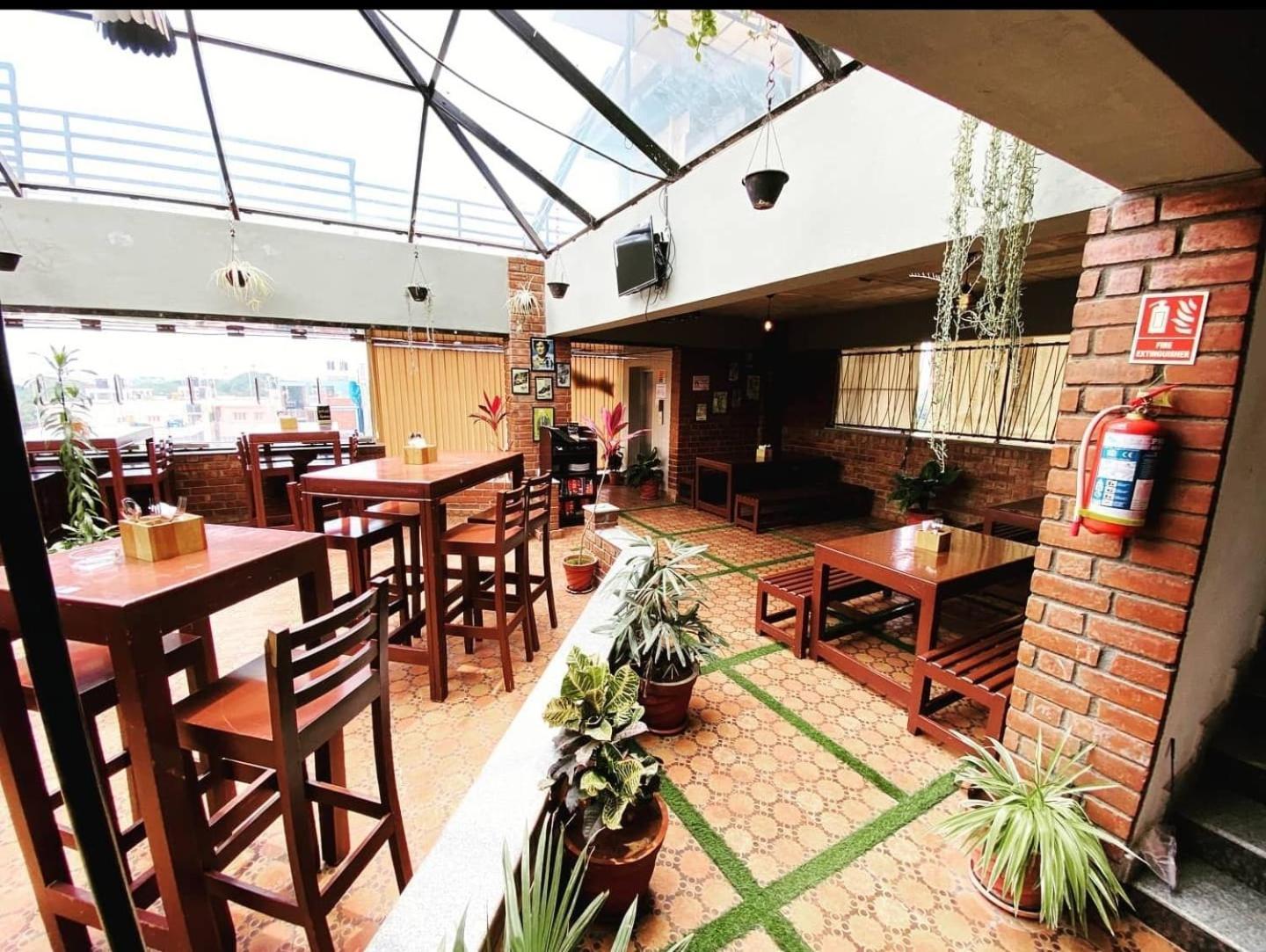 Hotel New Shack 3*