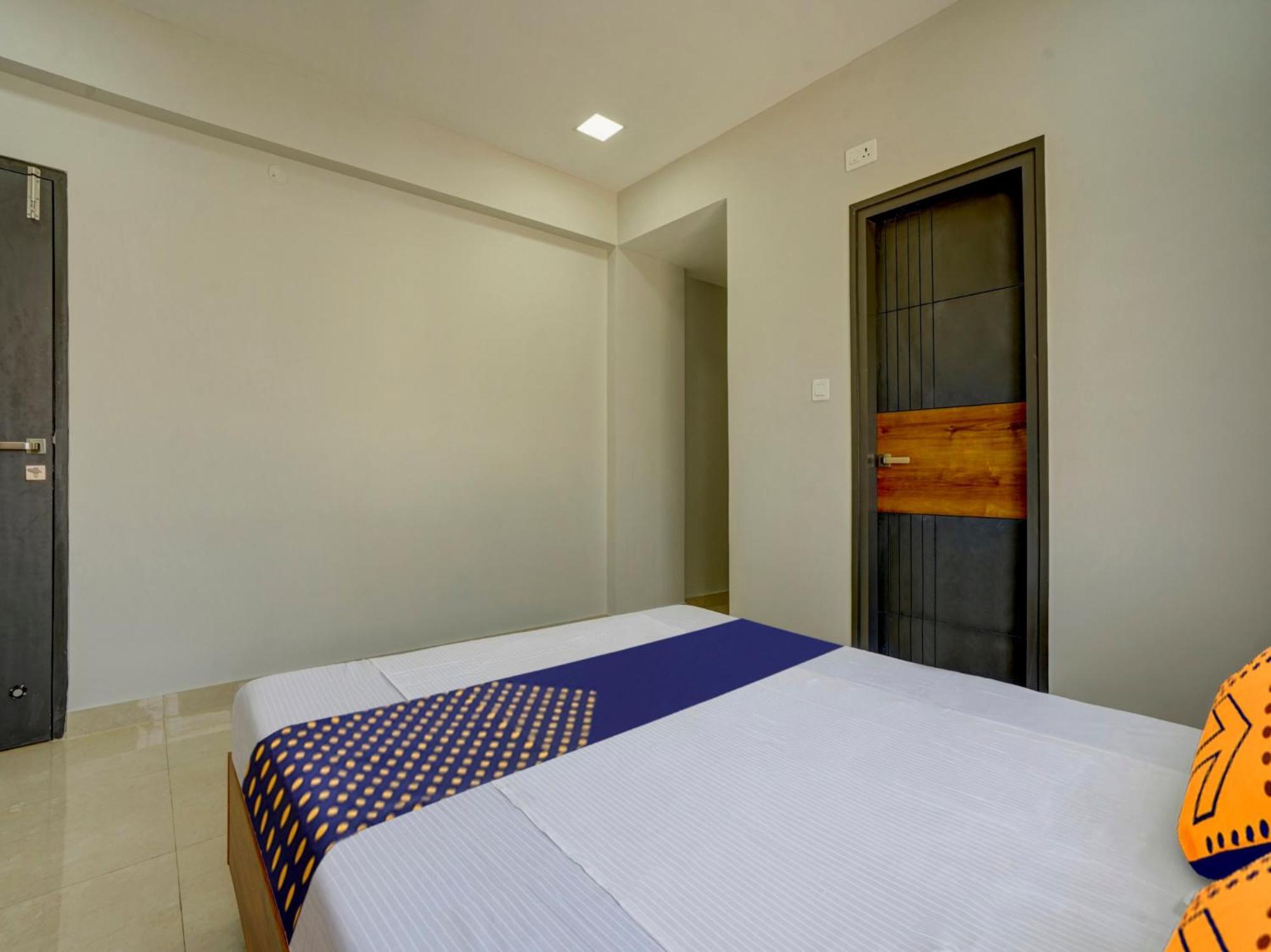 Spot On Helloworld Castle Prague 3*