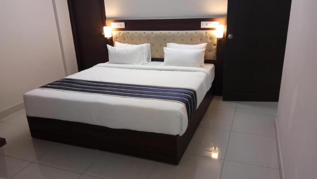 Apartment Sai Siri 2bhk Service *