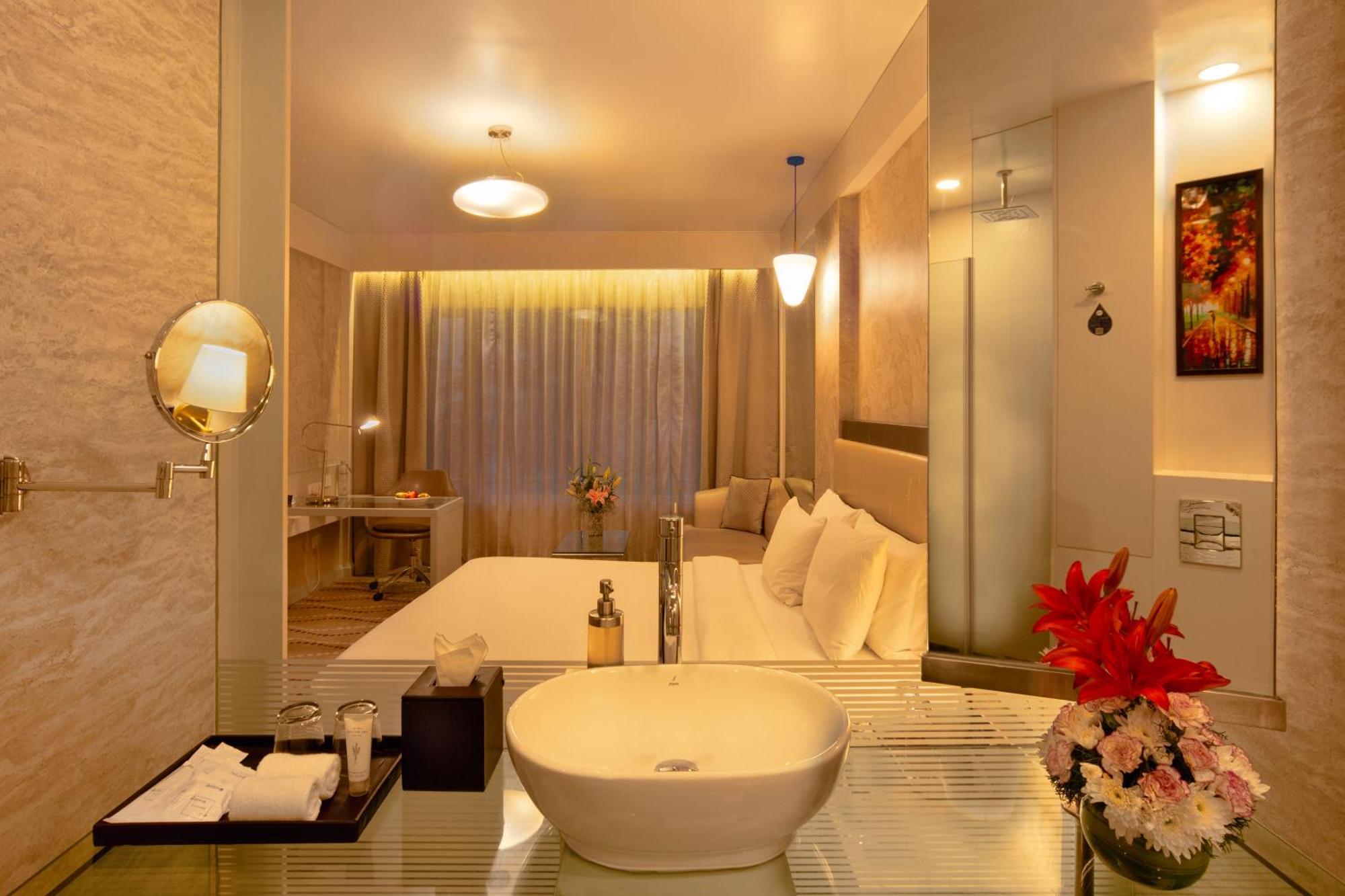 Radisson Blu Outer Ring Road 5*