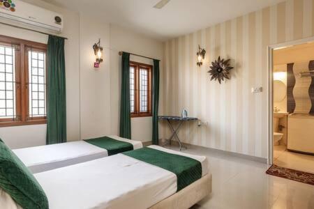 Platinum Oak By Jadecaps Ac Wifi Central Area Bangalore
