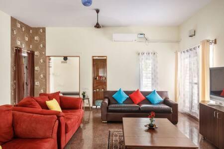Cedarwood Serviced 3bhk Bungalow Villa *