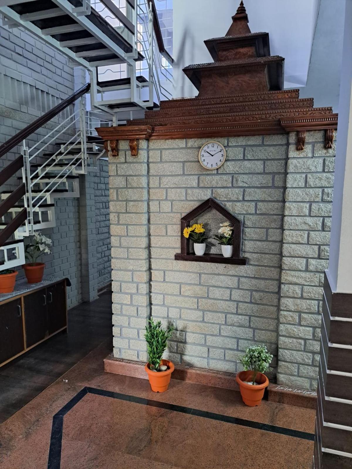 3 Bedroom Duplex With Private Pool *