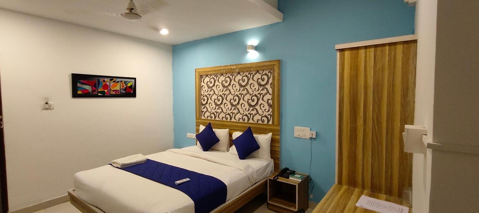 Dhruv Palace Jakkur Hotel