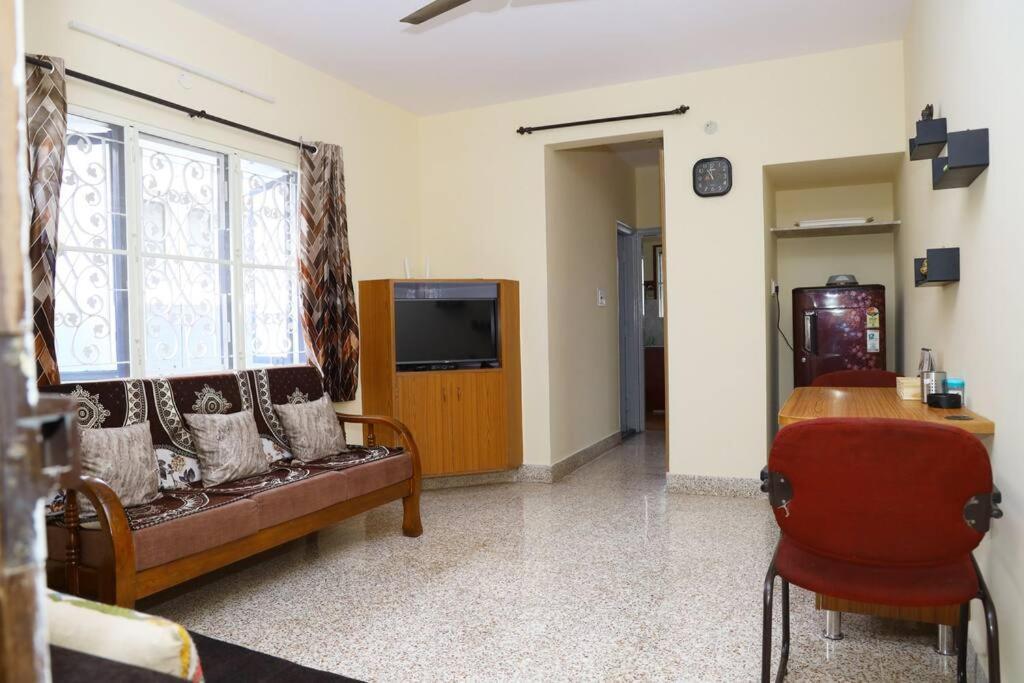 Aakruti- Centrally Located In Malleswaram Apartment