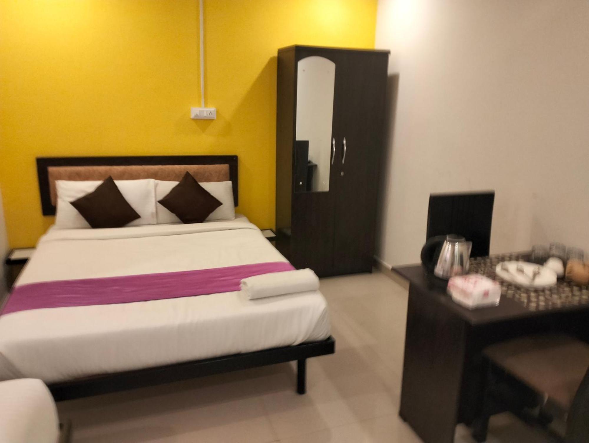 Sy Comforts 3*