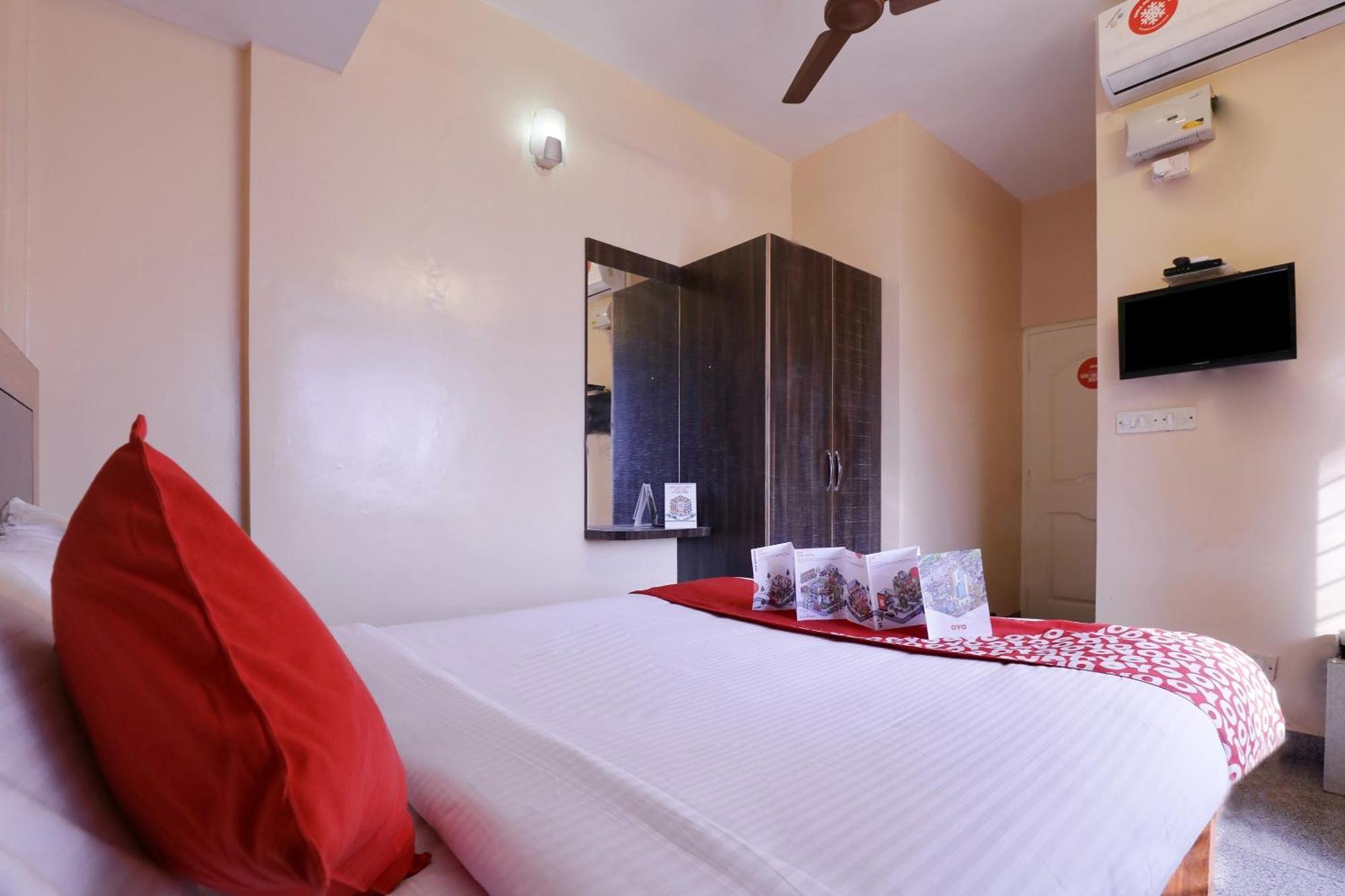Super Oyo Flagship Archana Comforts