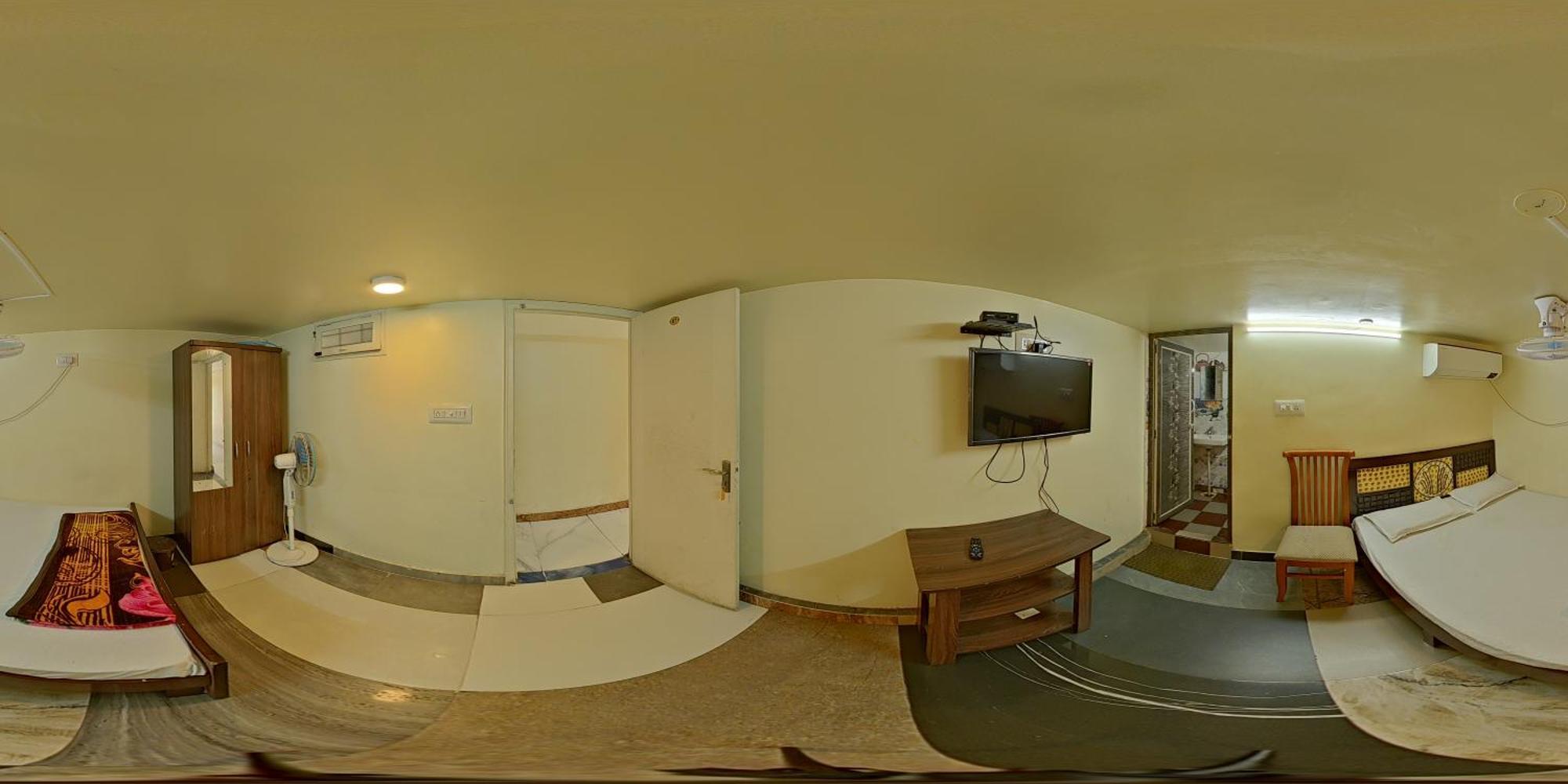 Hotel Garden Residency By Wb