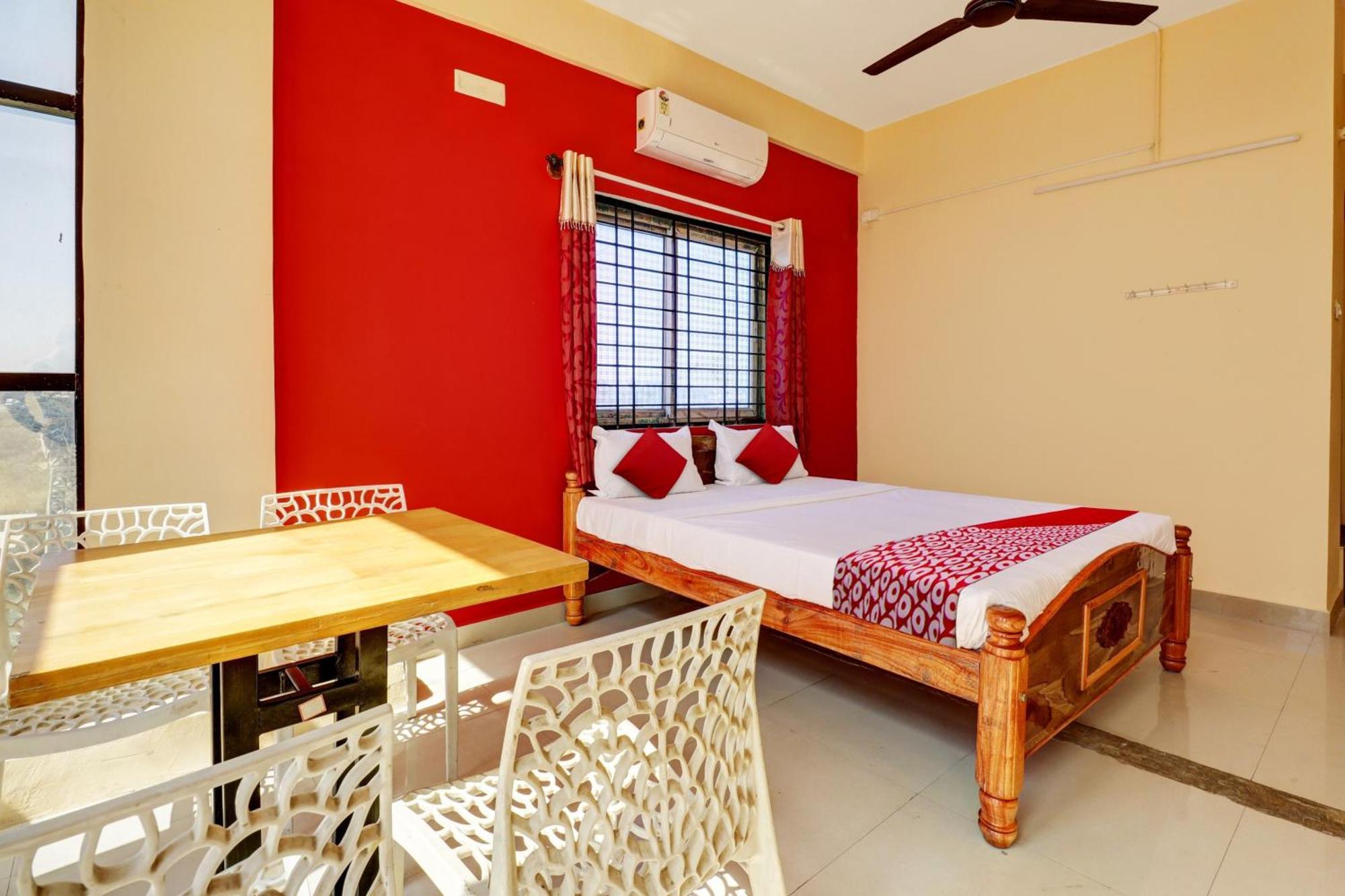 O S.l.v Boarding & Hotel 4*