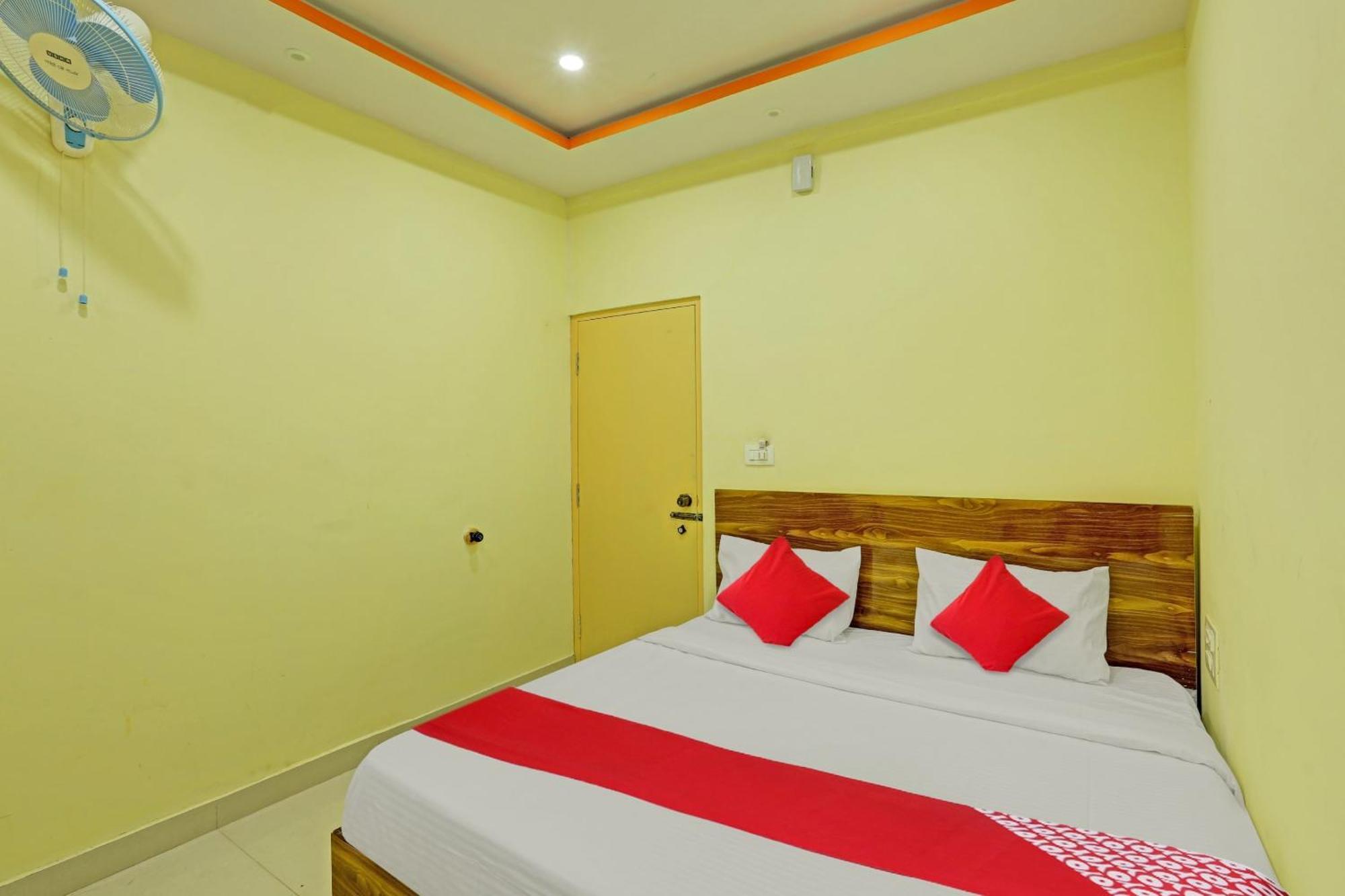 O Sree Lakshmi Comfort Hotel 4*