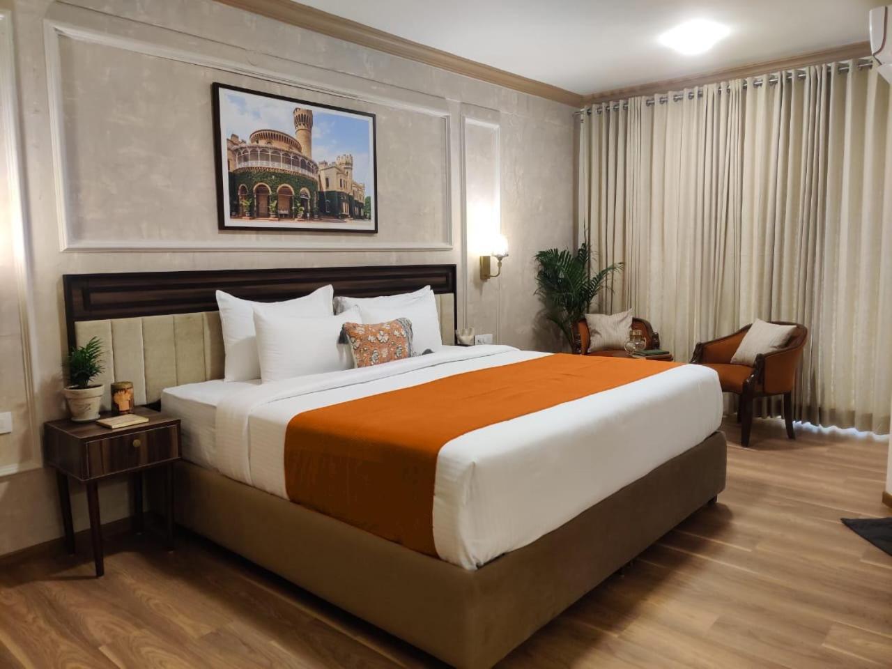 Nalapad's International Hotel