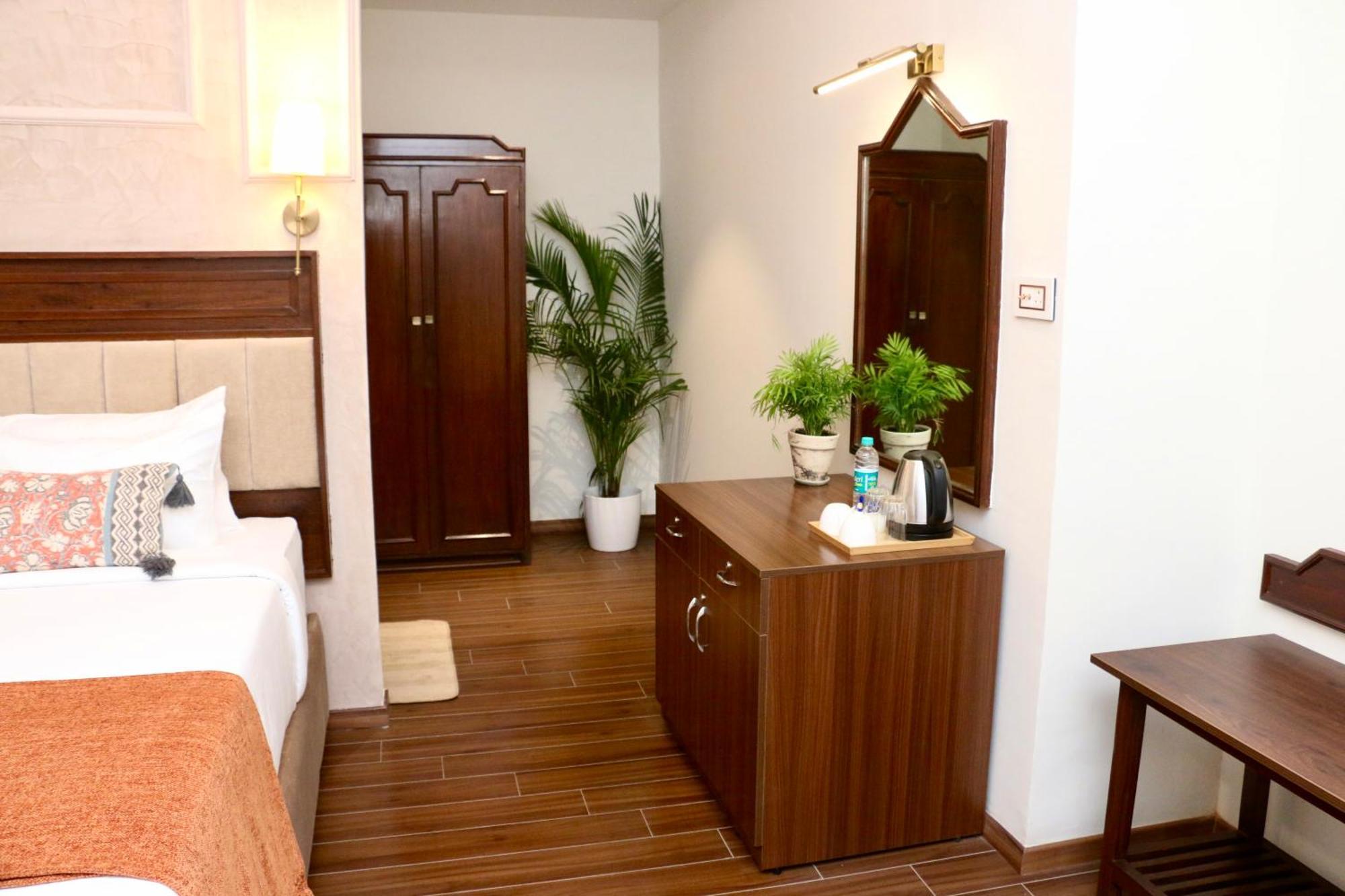 Nalapad's International 4*