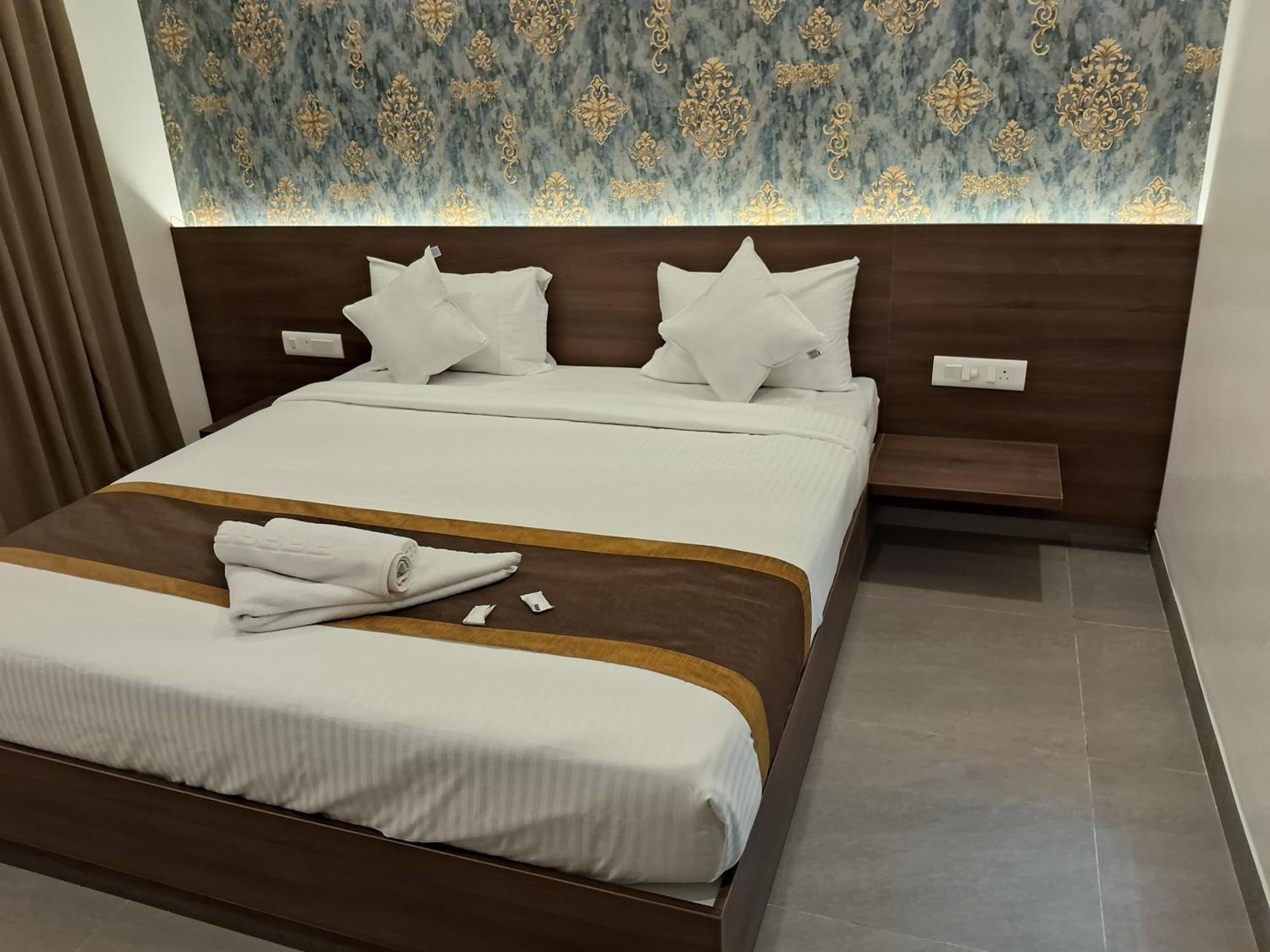 Globus By Silicon Hearth Hotel