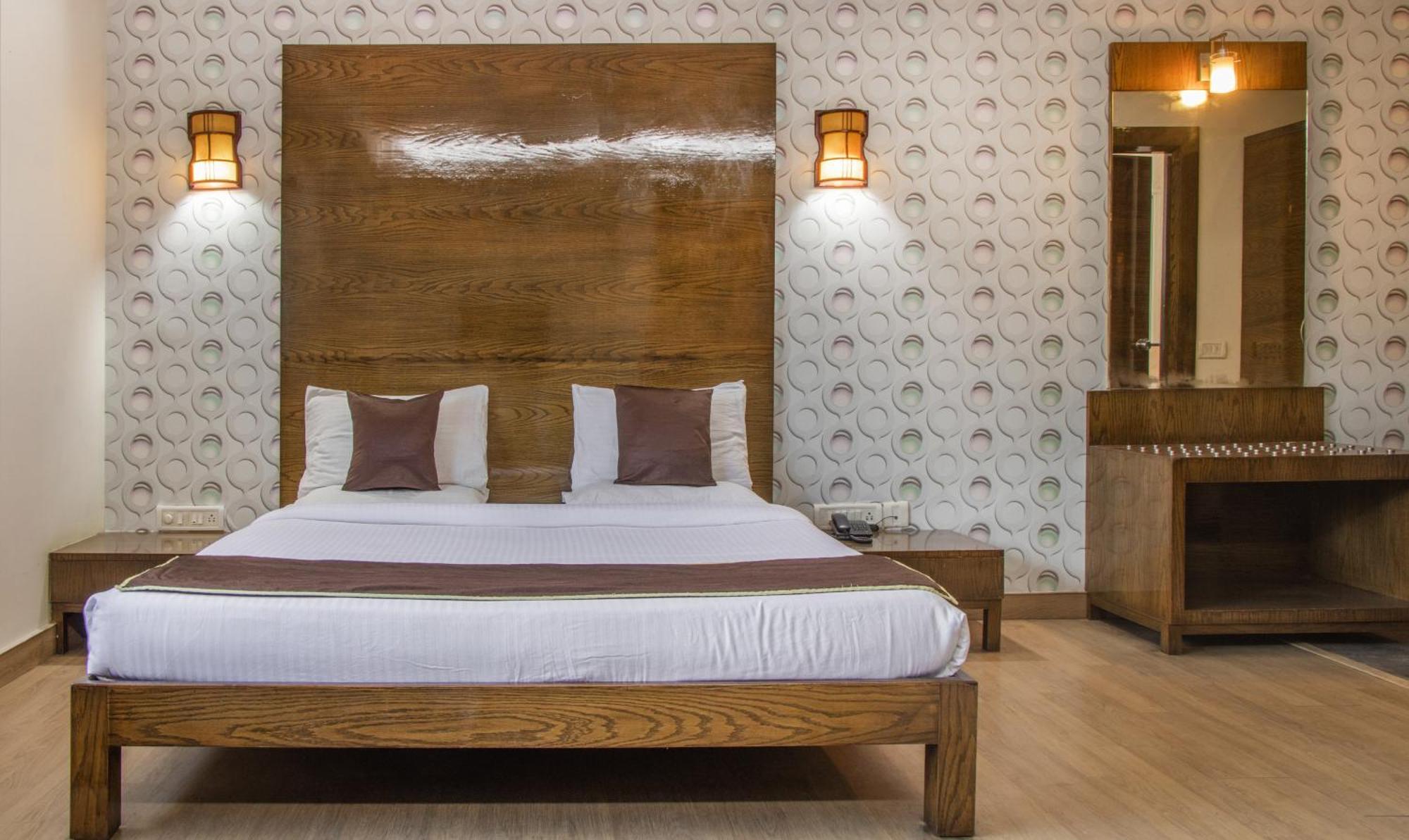 Hotel Athasri Infantry Road