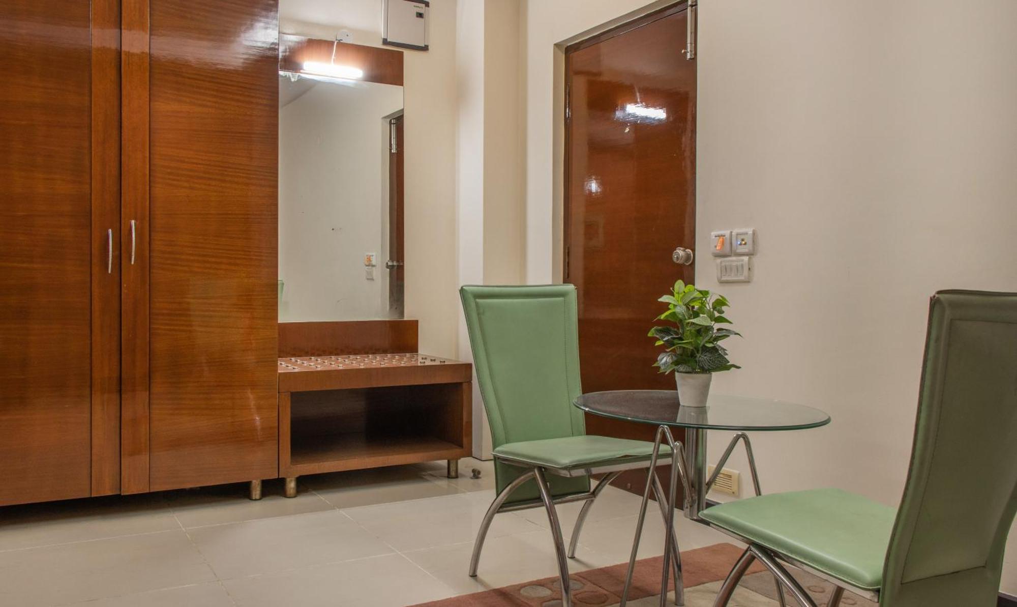 Athasri Infantry Road Hotel