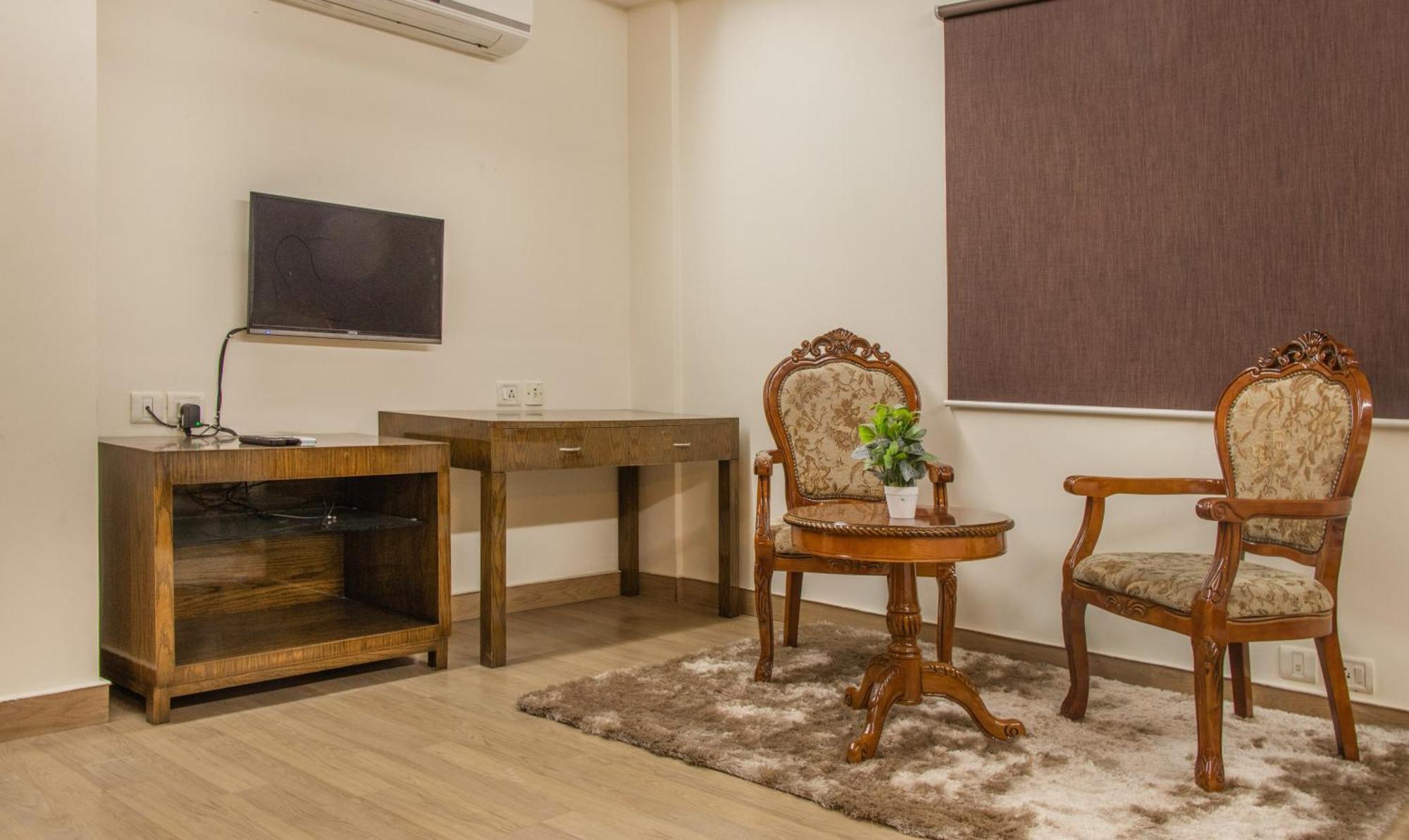 Athasri Infantry Road Hotel 3*