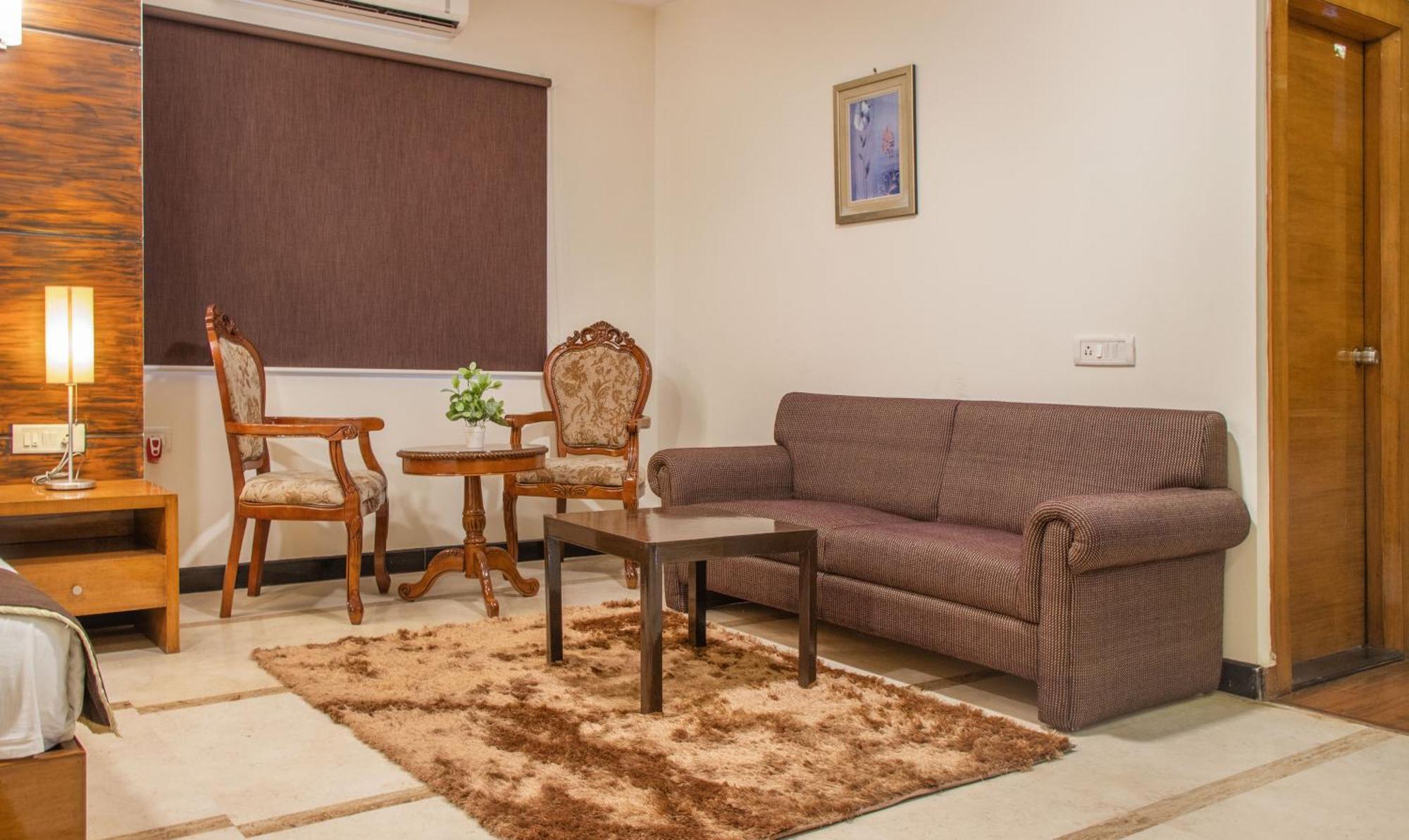 Hotel Athasri Infantry Road