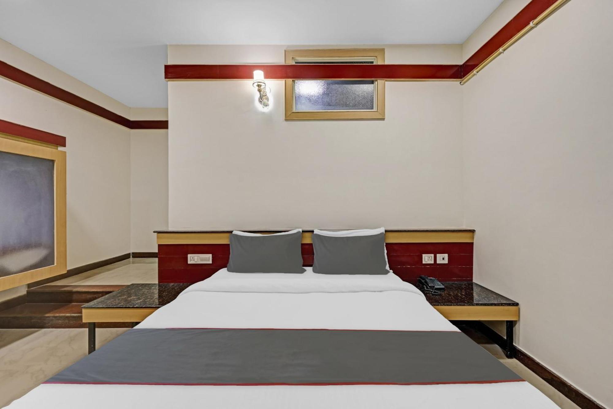 Collection O Sri Sai Ram Hotel 4*