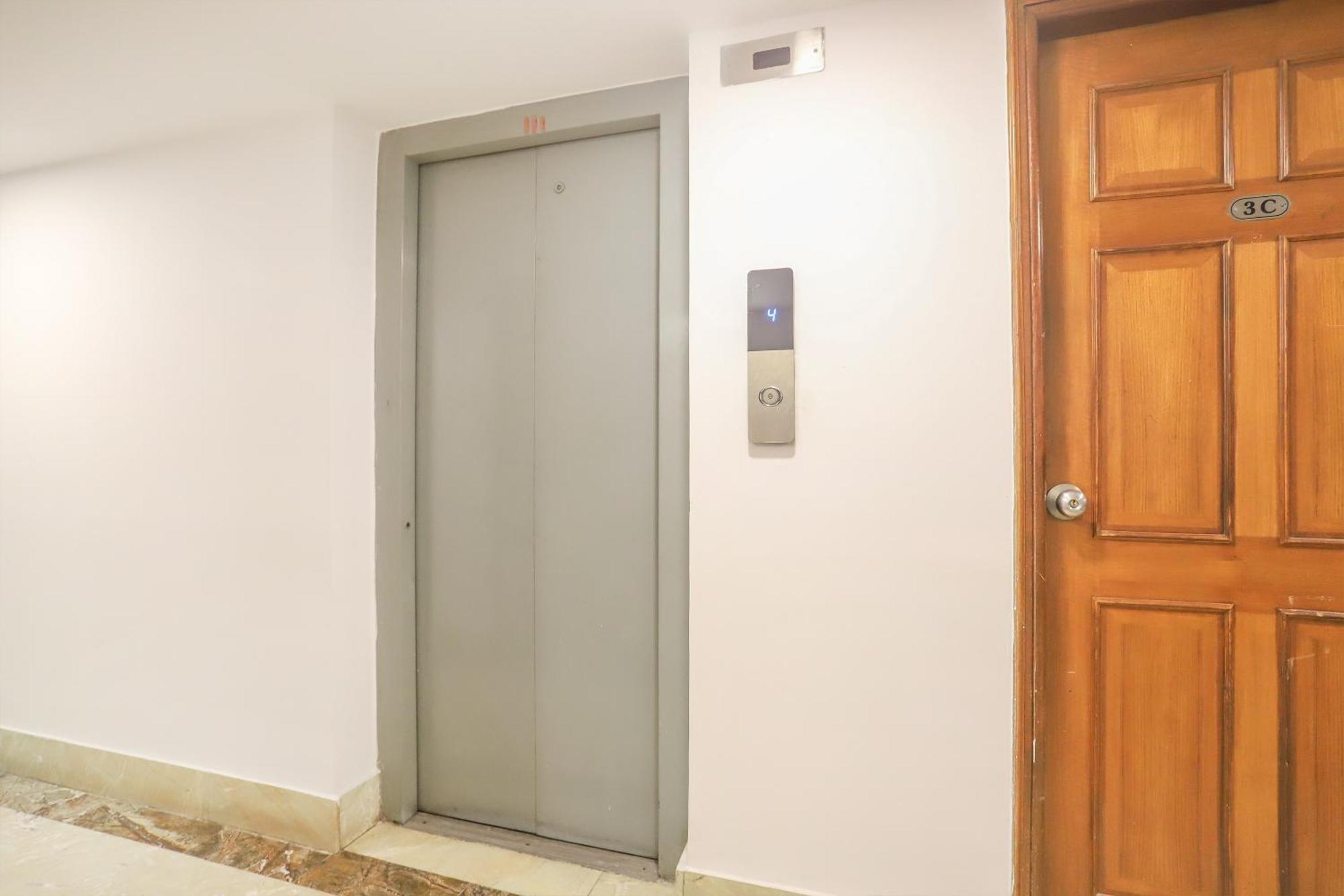 Oyo Townhall Hotel Bangalore