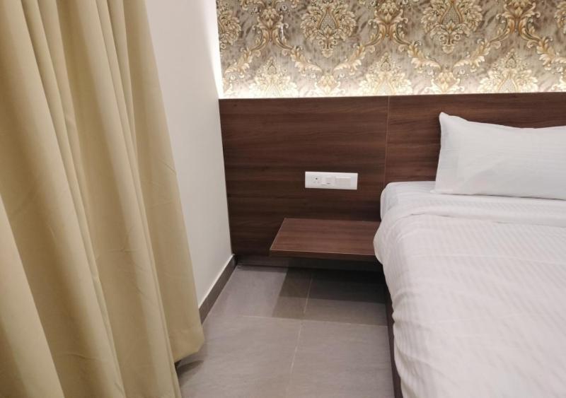 Globus By Silicon Hearth Hotel *