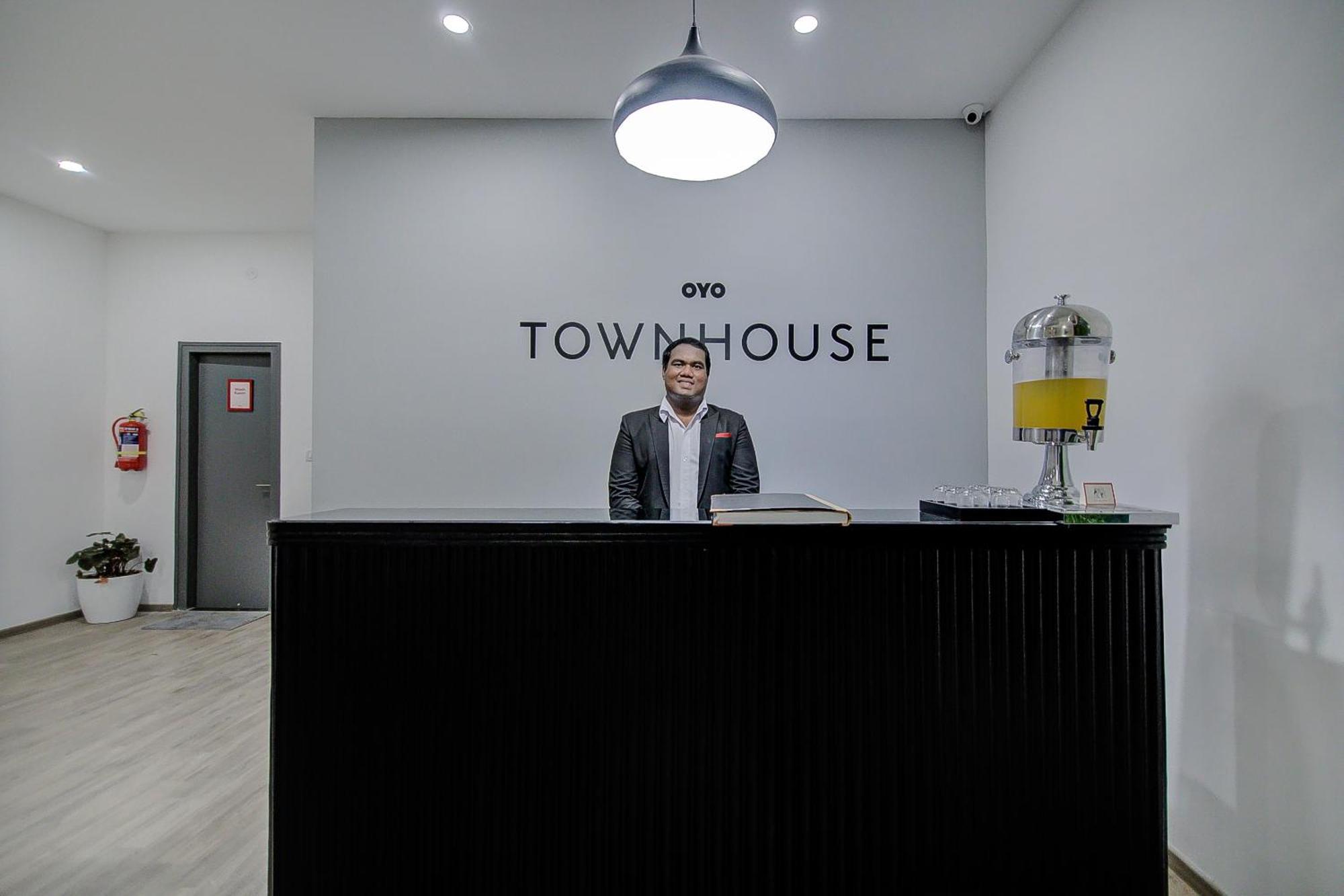 Townhouse Global Wings Near Sri Amruth Chithra Mandira