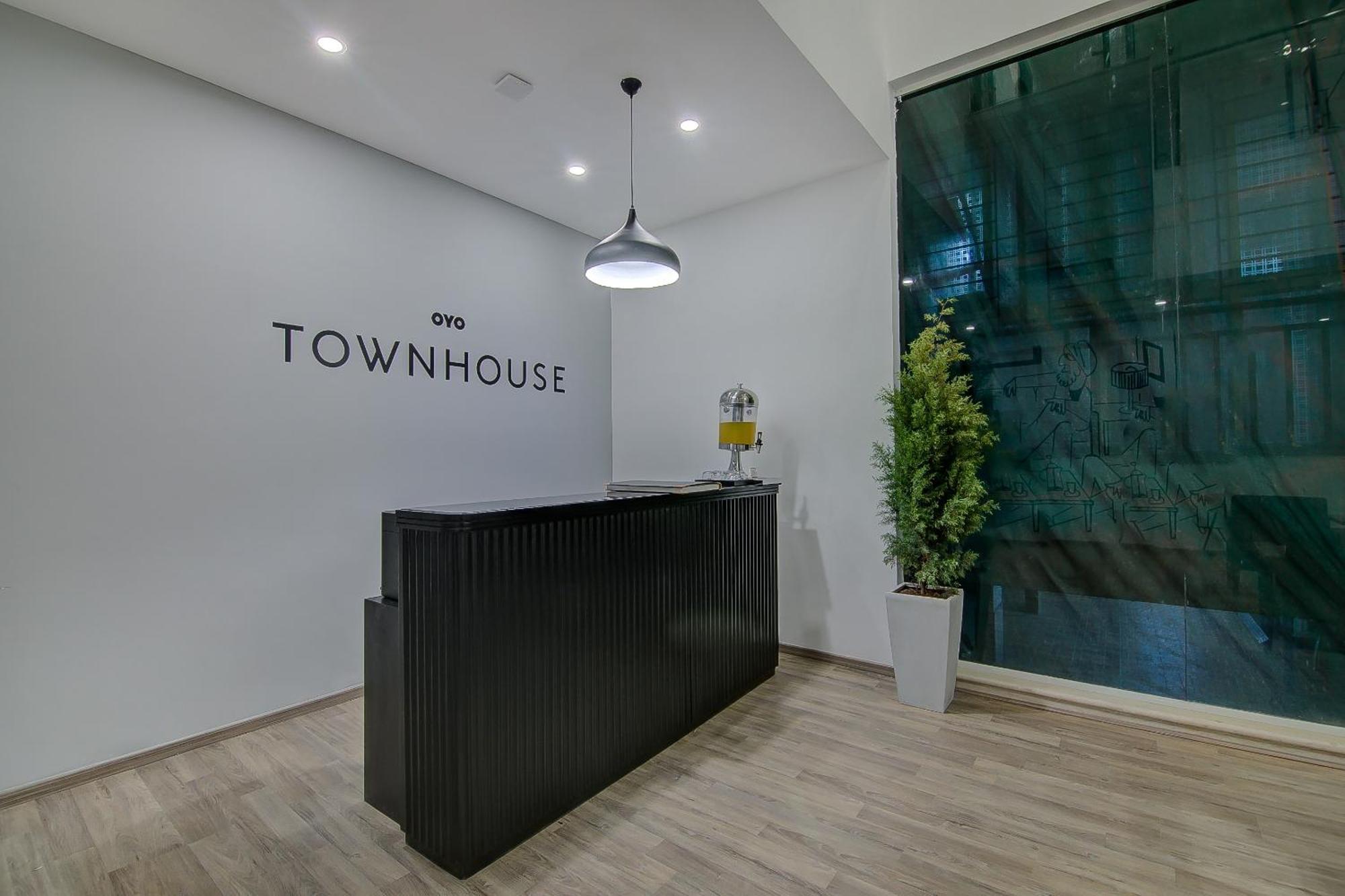 Townhouse Global Wings Near Sri Amruth Chithra Mandira Hotel 4*