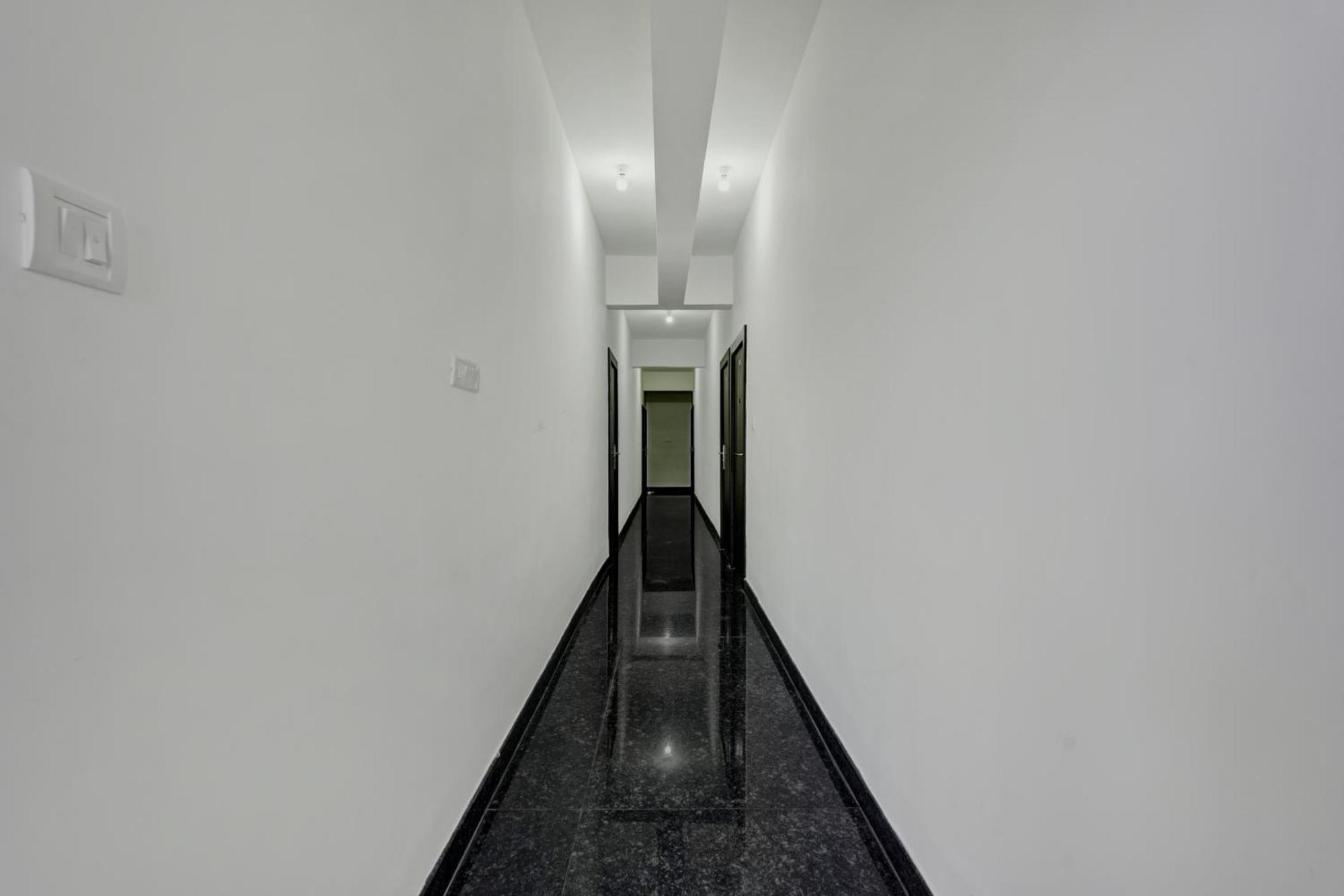 Hotel Oyo Poornima Mahal 3*
