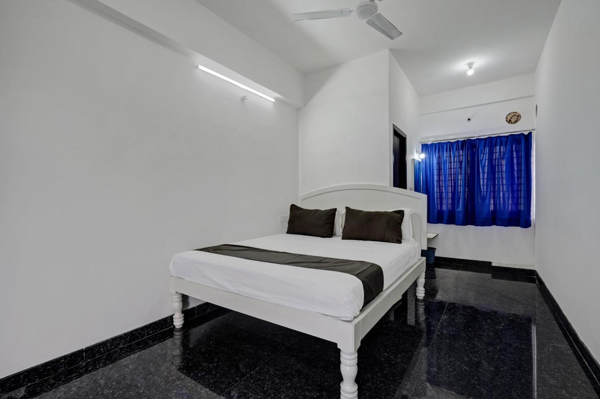 Oyo Poornima Mahal Bangalore