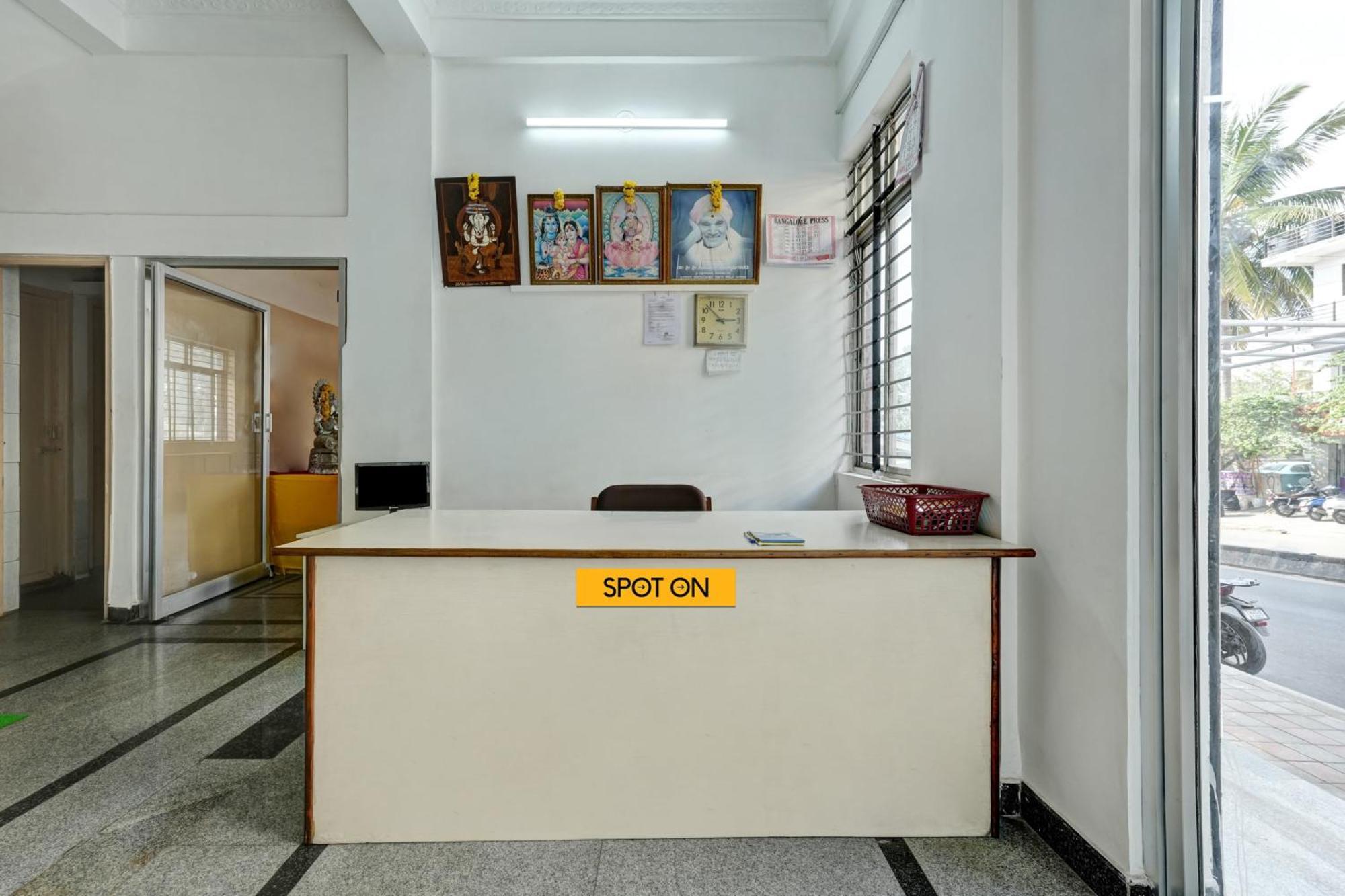 Hotel Oyo Poornima Mahal 3*