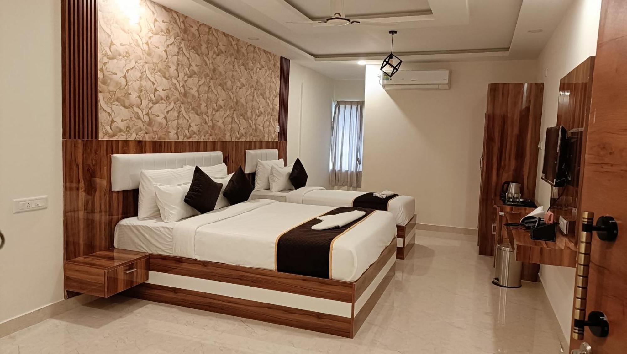 Hotel Orchid 3*