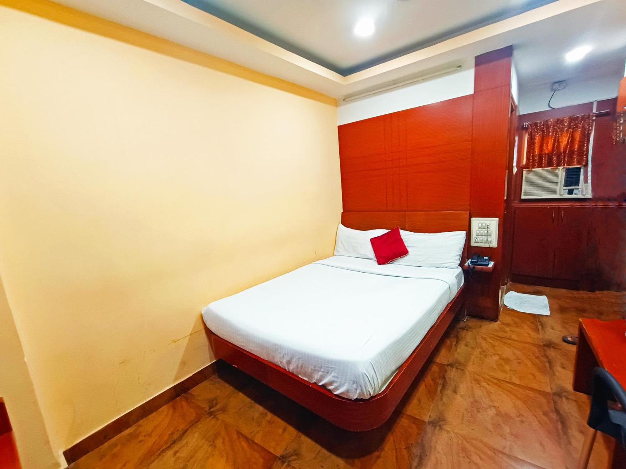 Pavithra Paradise Hotel 3*