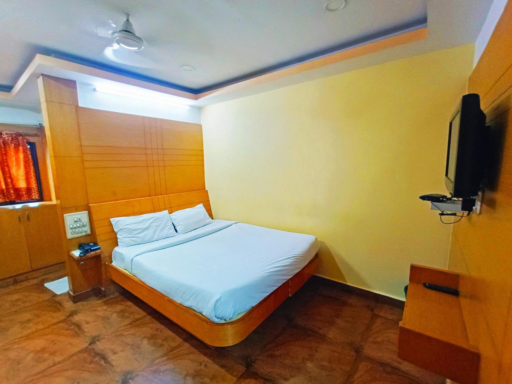 Pavithra Paradise Hotel