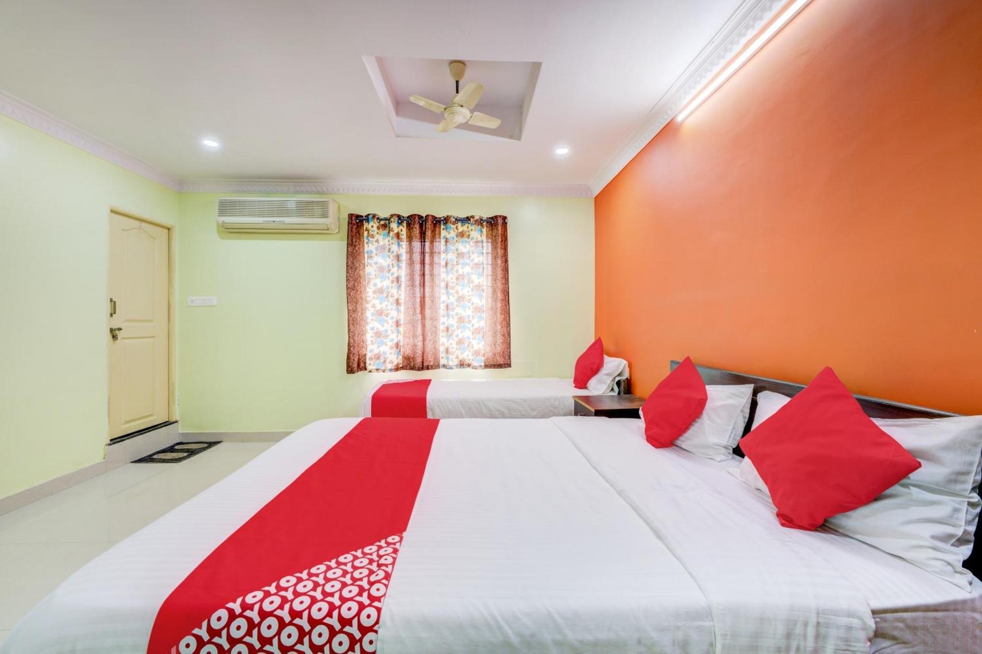 Hotel Oyo Flagship 76521 Manan Paradise 3*