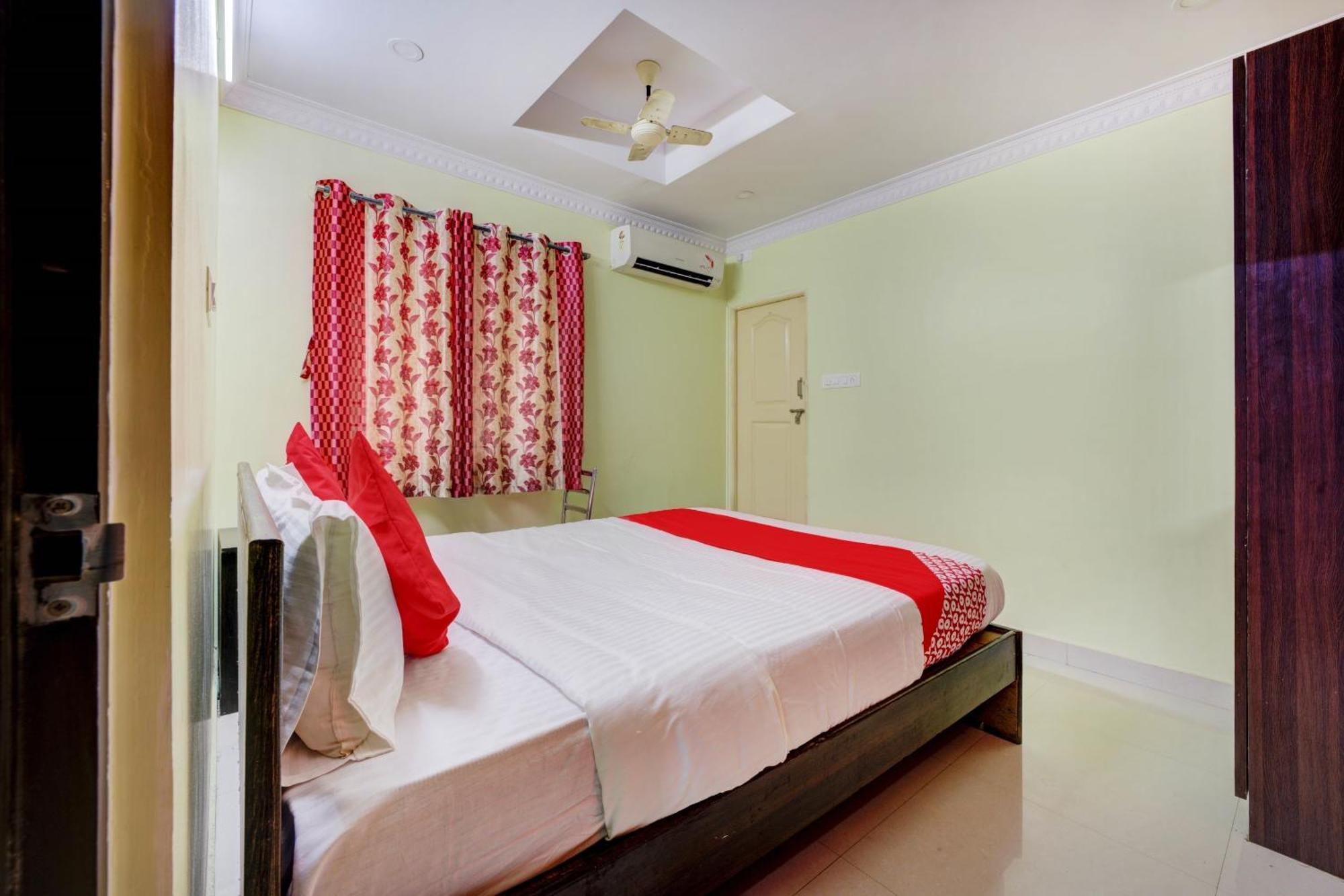 Oyo Flagship 76521 Manan Paradise
