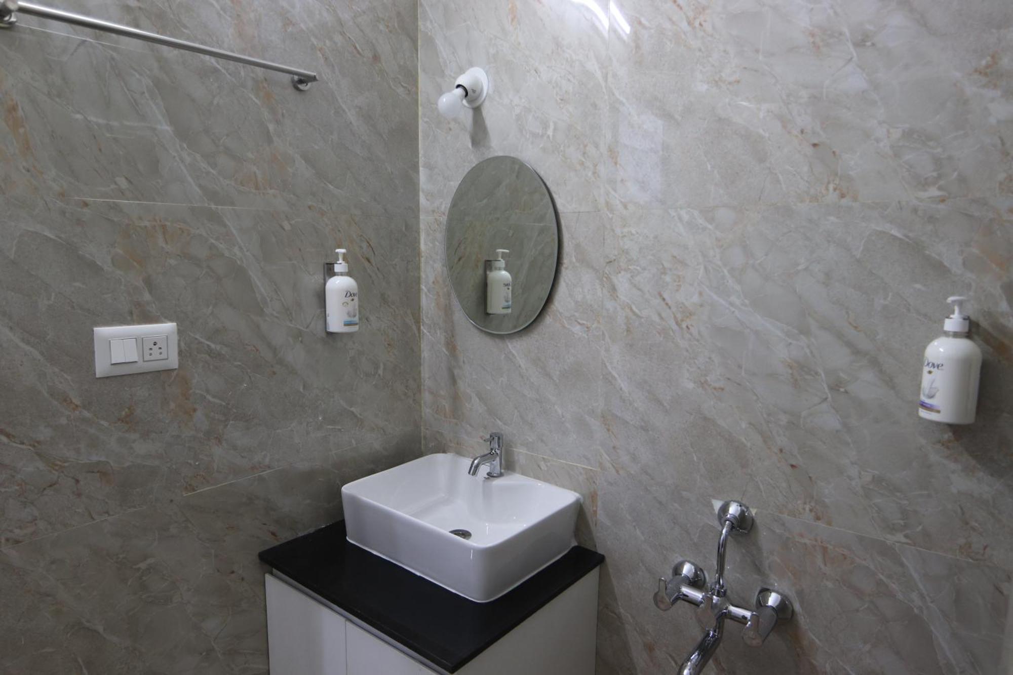 Hotel Athulya 3*