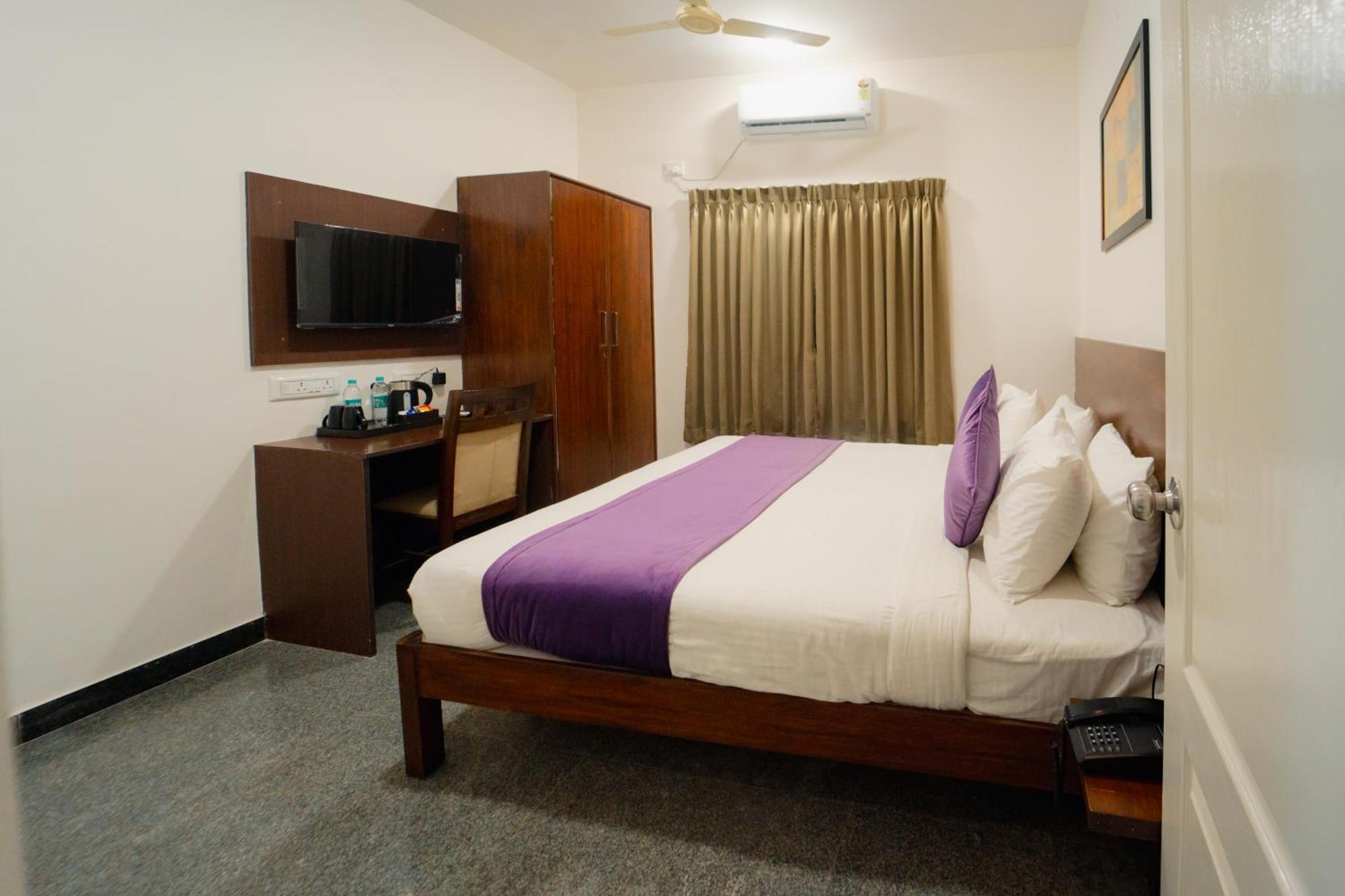 Hoppers Stop Yelahanka Bed & Breakfast