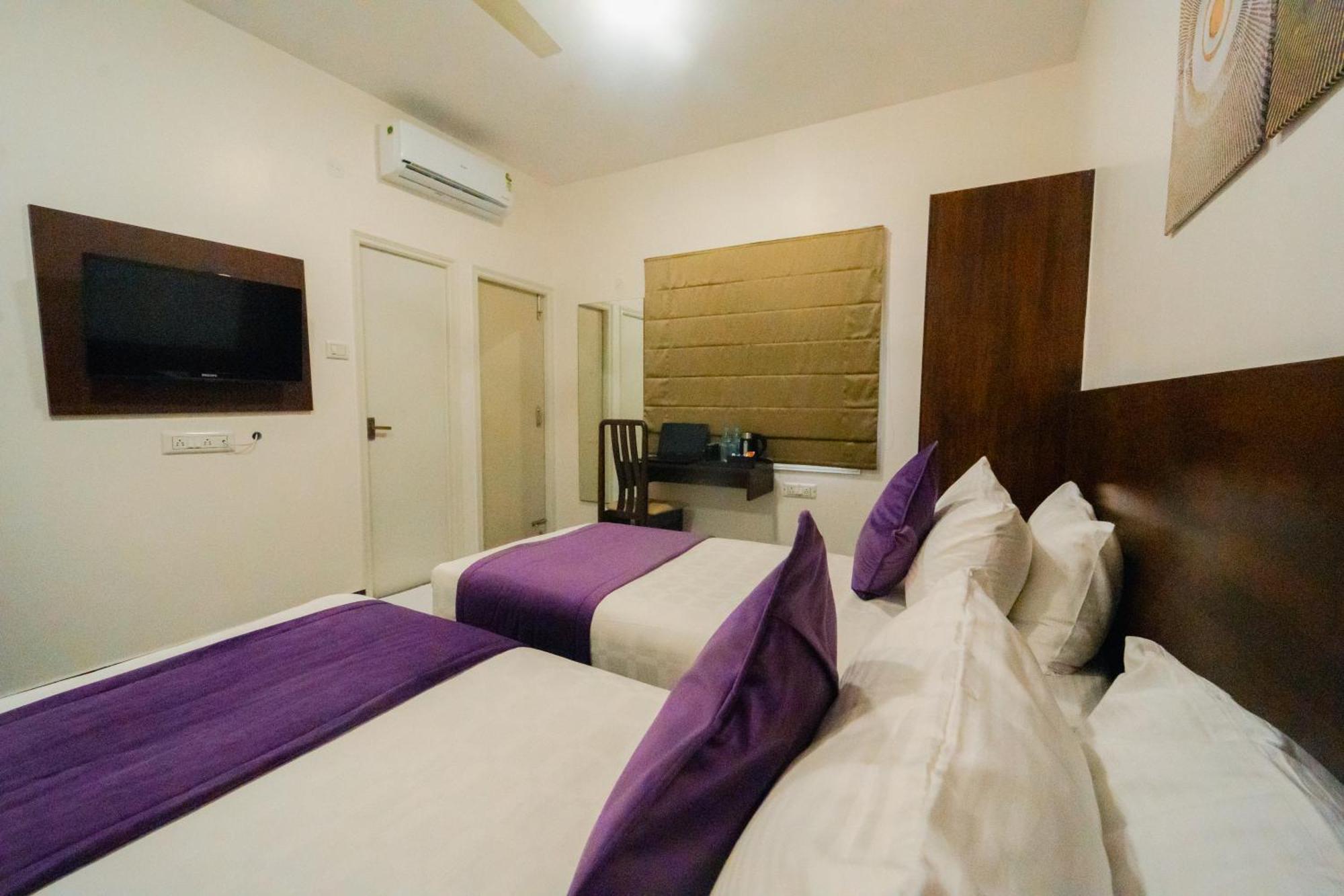 Hoppers Stop Yelahanka 3* Bangalore