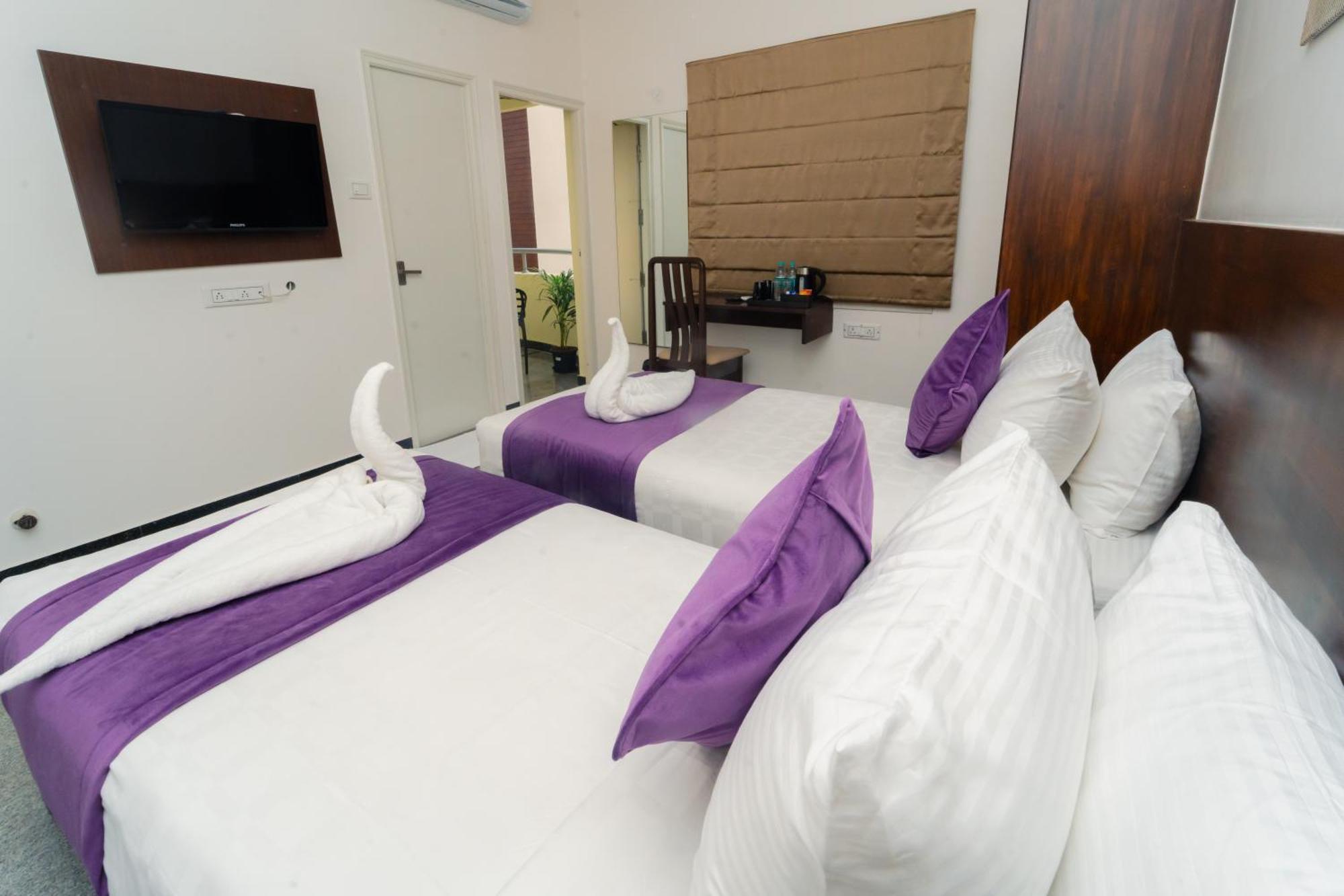 Bed & Breakfast Hoppers Stop Yelahanka Bangalore