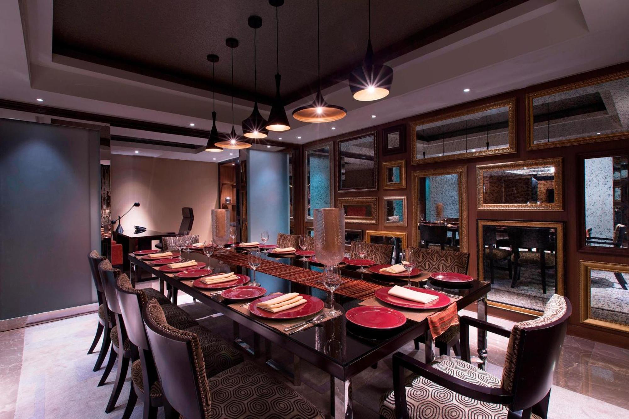 Hotel Sheraton Grand At Brigade Gateway 5*