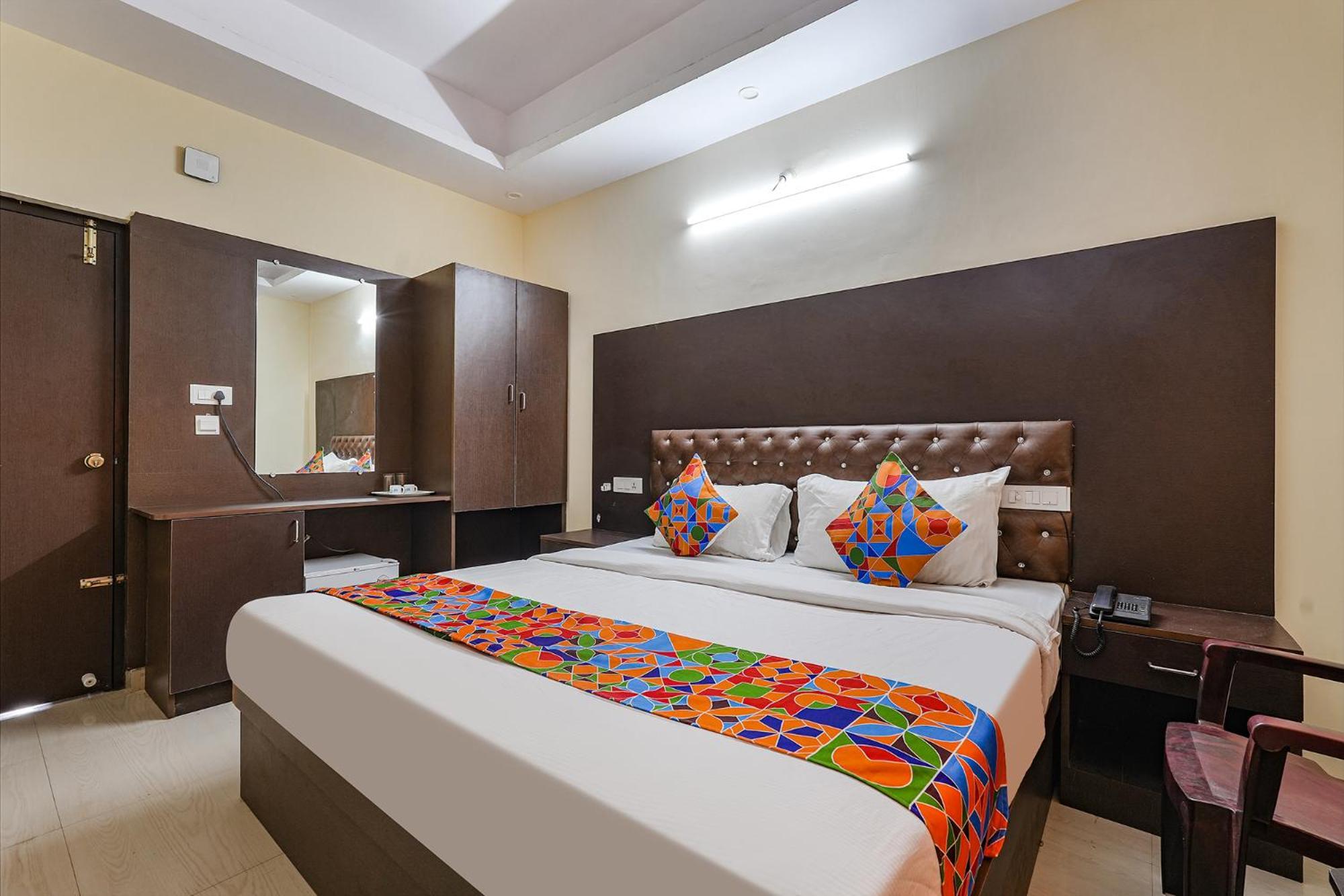 Fabexpress Metro Gs Comforts Hotel 3*