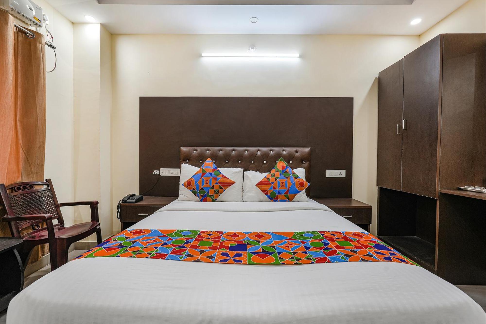 Hotel Fabexpress Metro Gs Comforts 3*