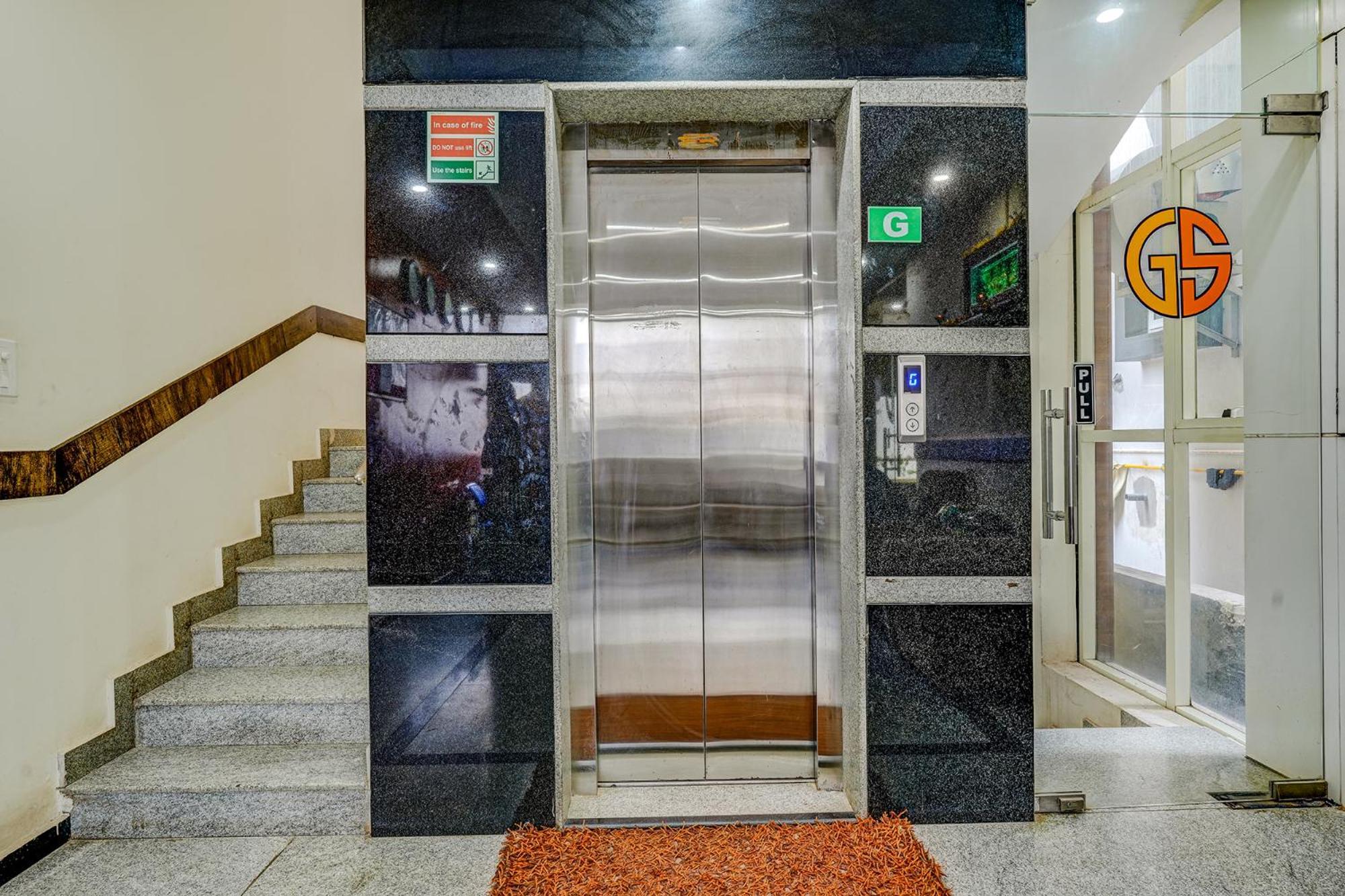 Hotel Fabexpress Metro Gs Comforts 3*
