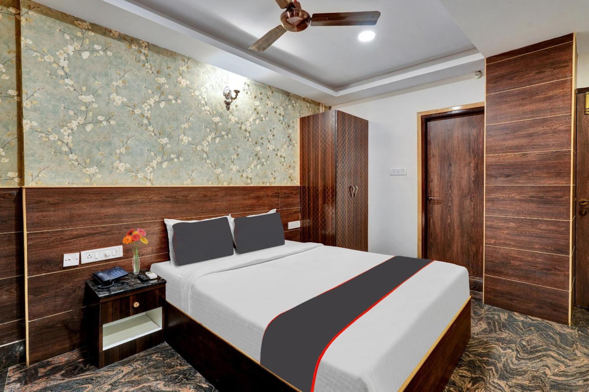 Collection O Ira International Boutique Hotel
