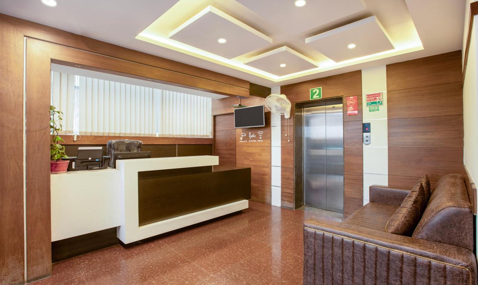 Hotel Treebo New Point 3*